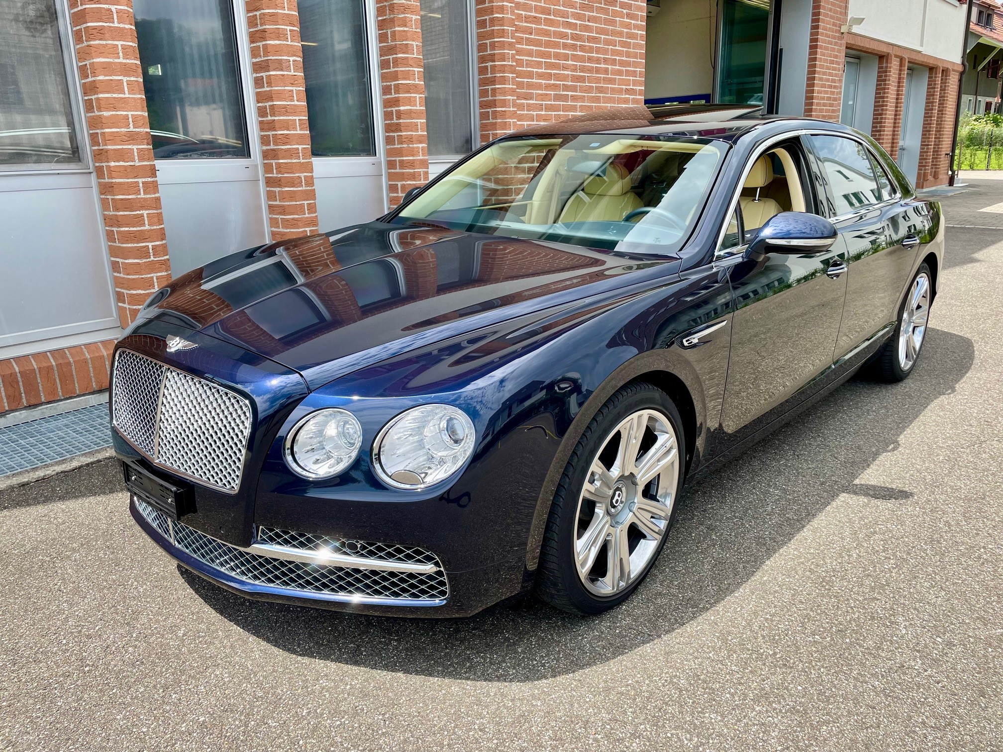 BENTLEY Flying Spur 6.0