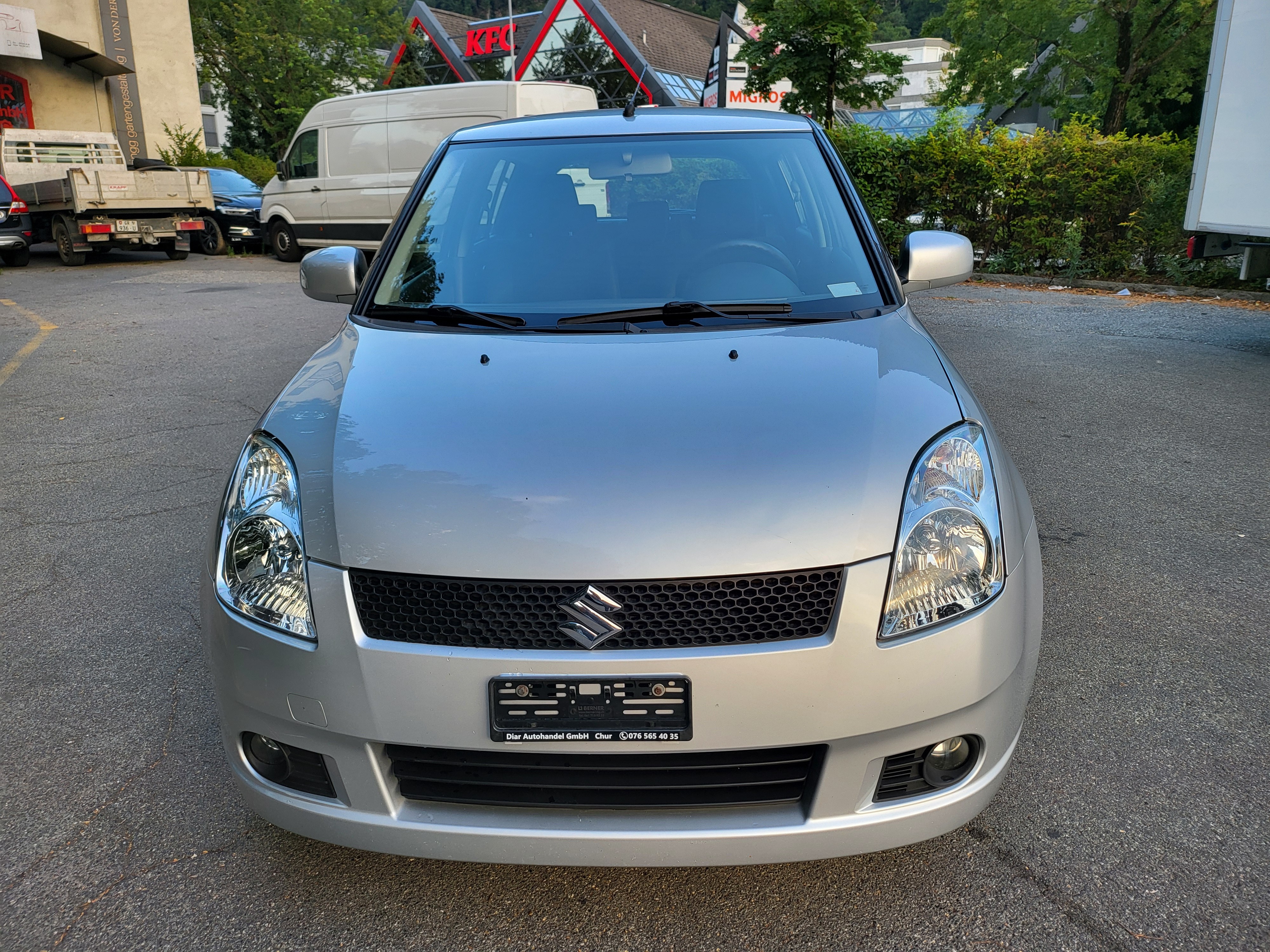 SUZUKI Swift 1.3i 16V GL Top