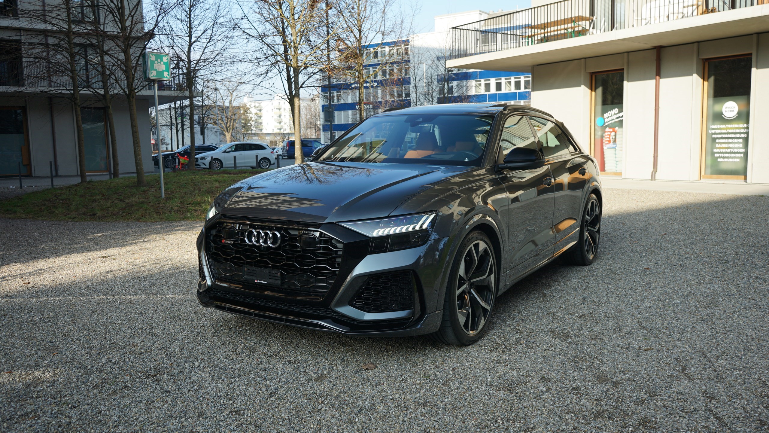 AUDI RSQ8 quattro tiptronic