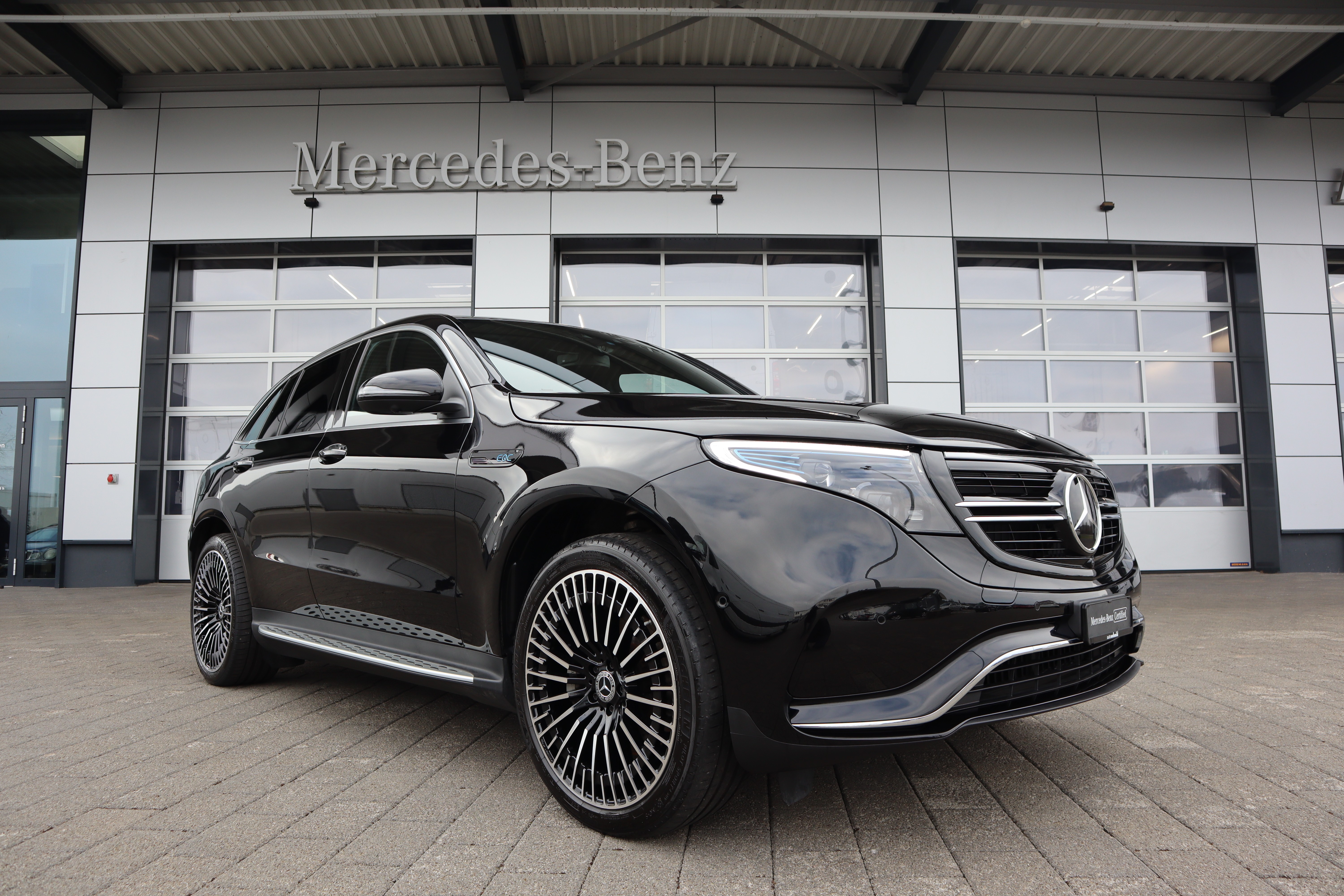 MERCEDES-BENZ EQC 400 AMG Line 4Matic