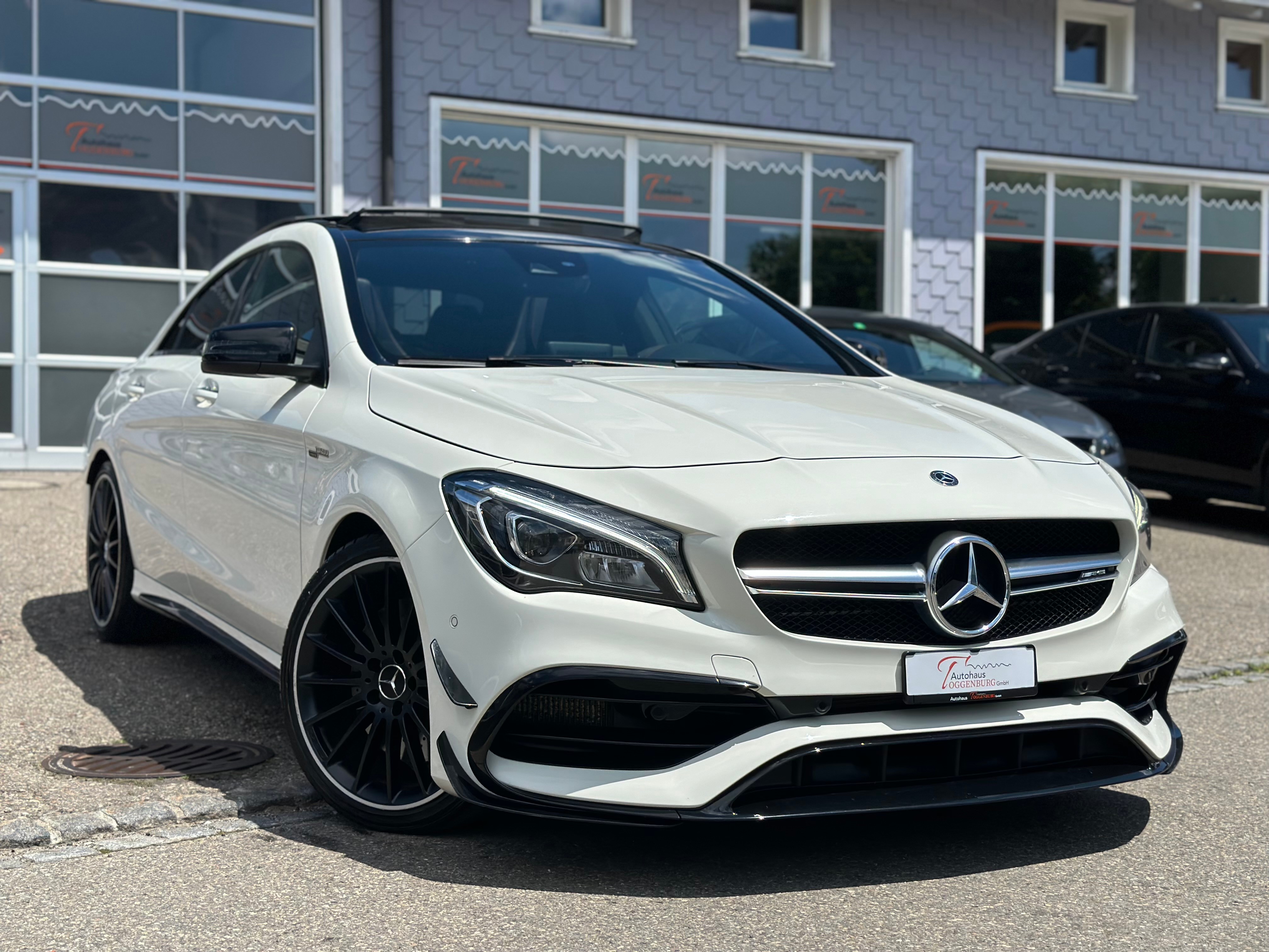 MERCEDES-BENZ CLA 45 AMG 4Matic Speedshift