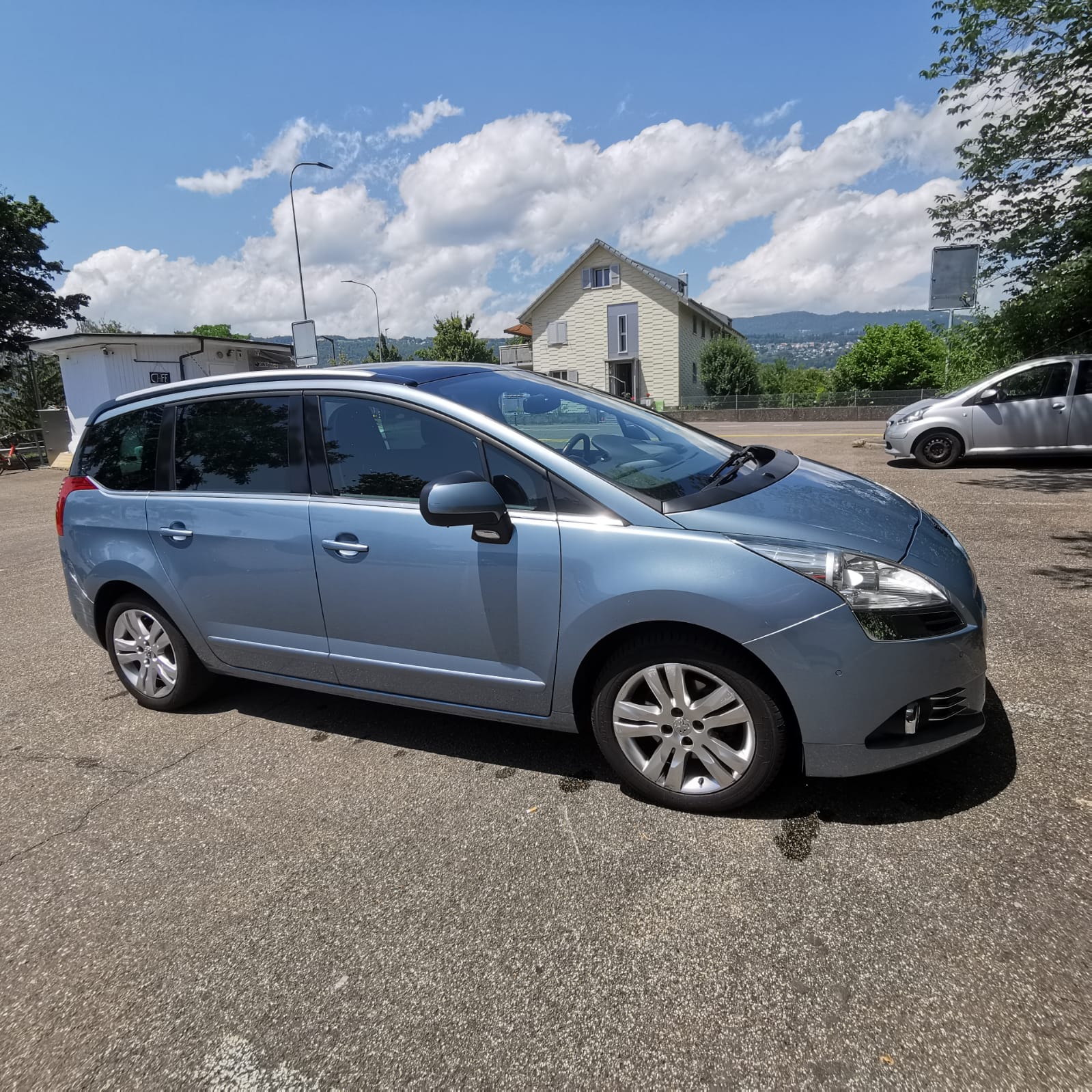 PEUGEOT 5008 1.6 16V T Sport Pack