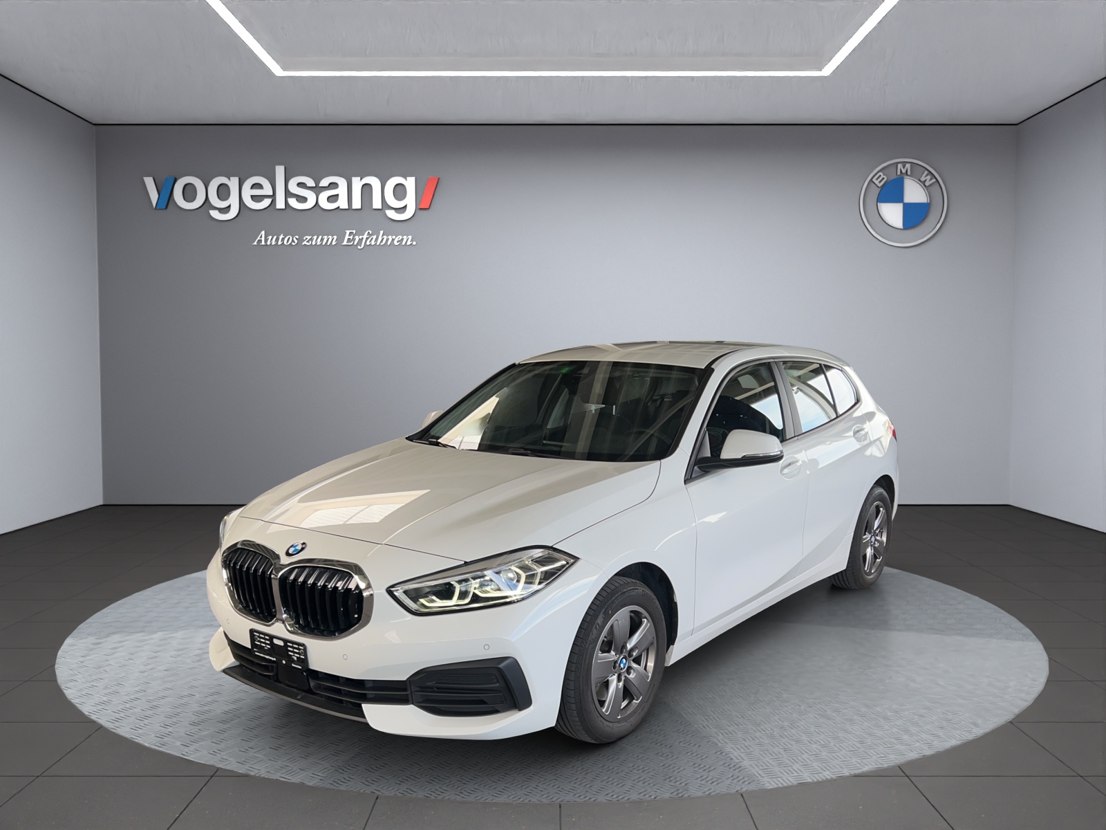 BMW 118i Essential Edition Steptronic