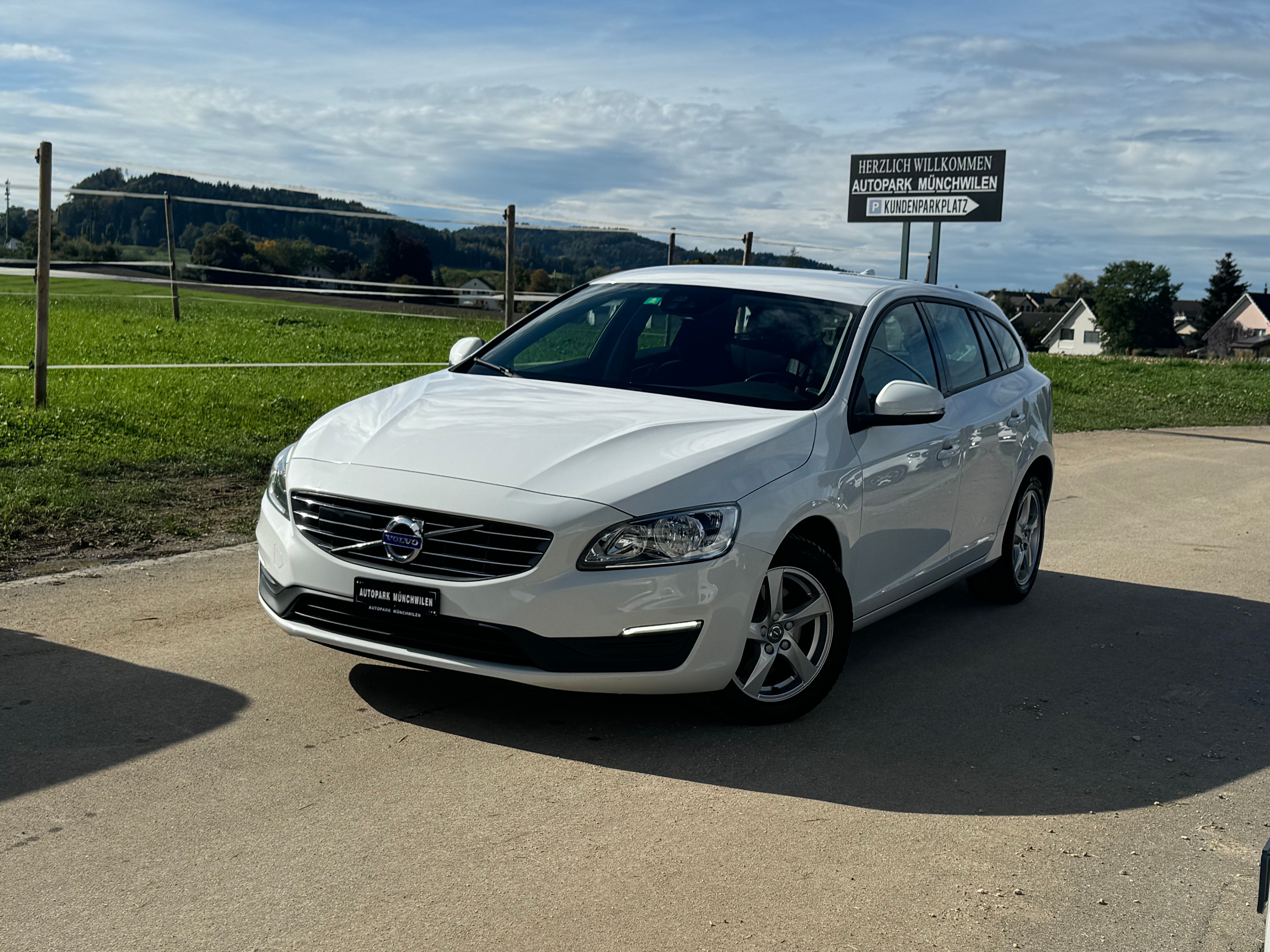 VOLVO V60 D3 Kinetic Geartronic