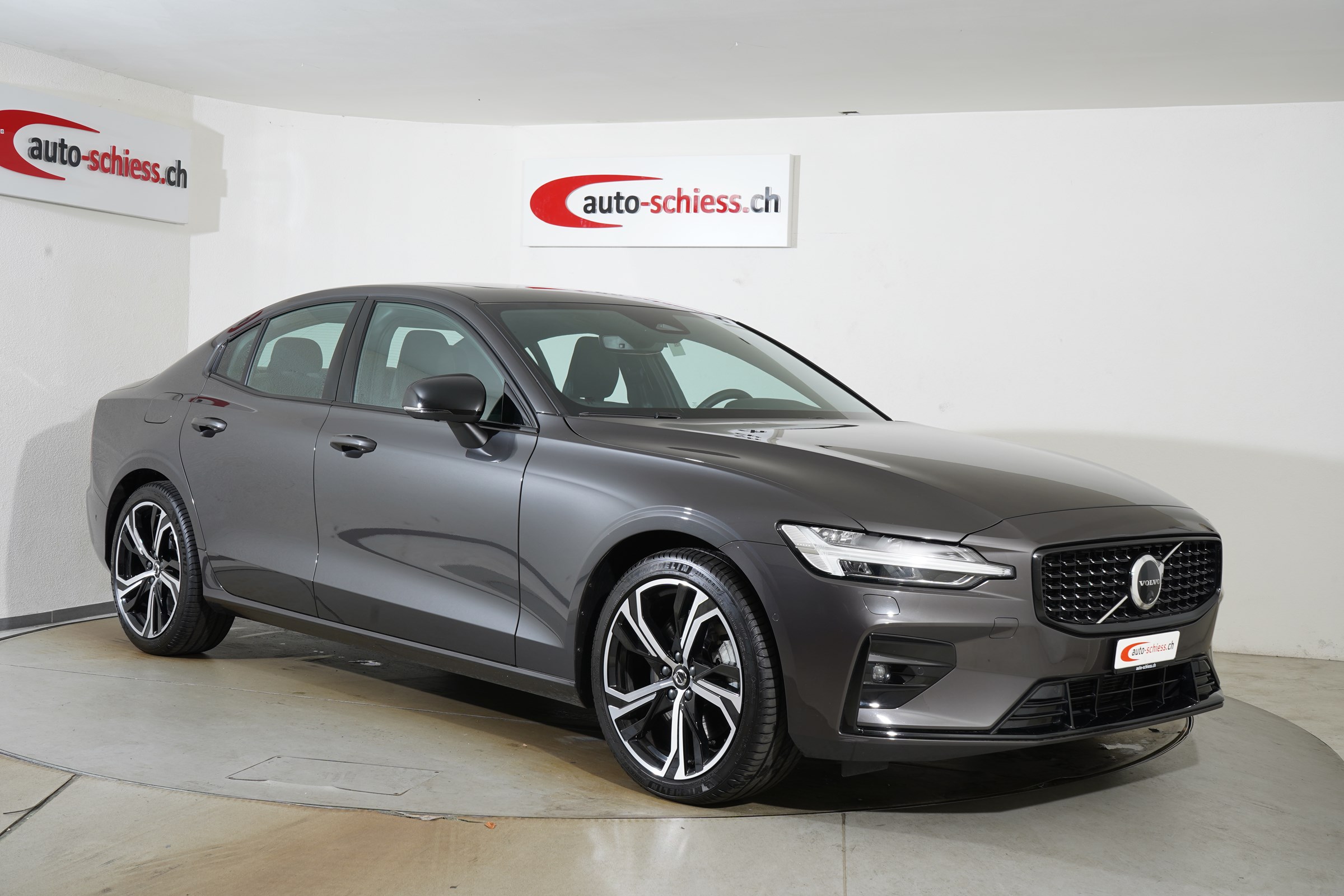 VOLVO S60 B5 AWD Benzin Mild Hybrid Ultimate Dark Geartronic