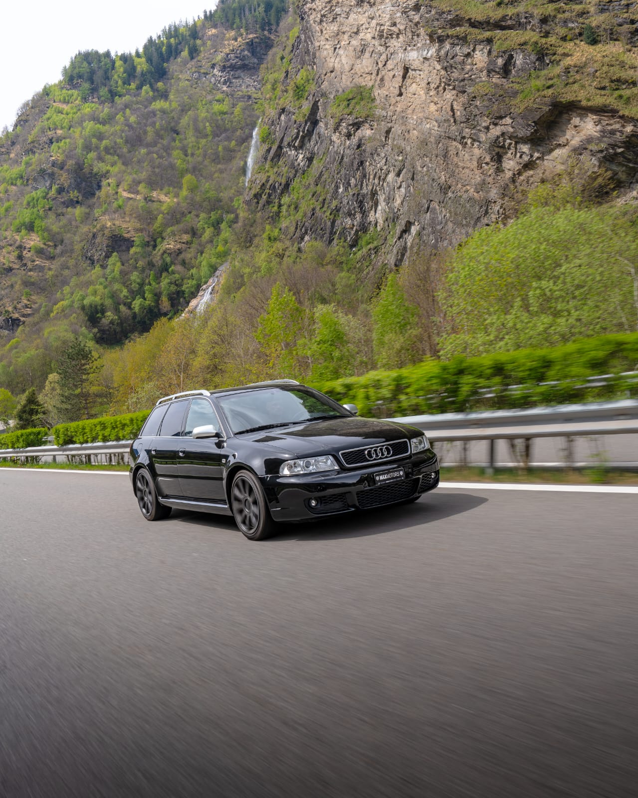 AUDI RS4 Avant quattro