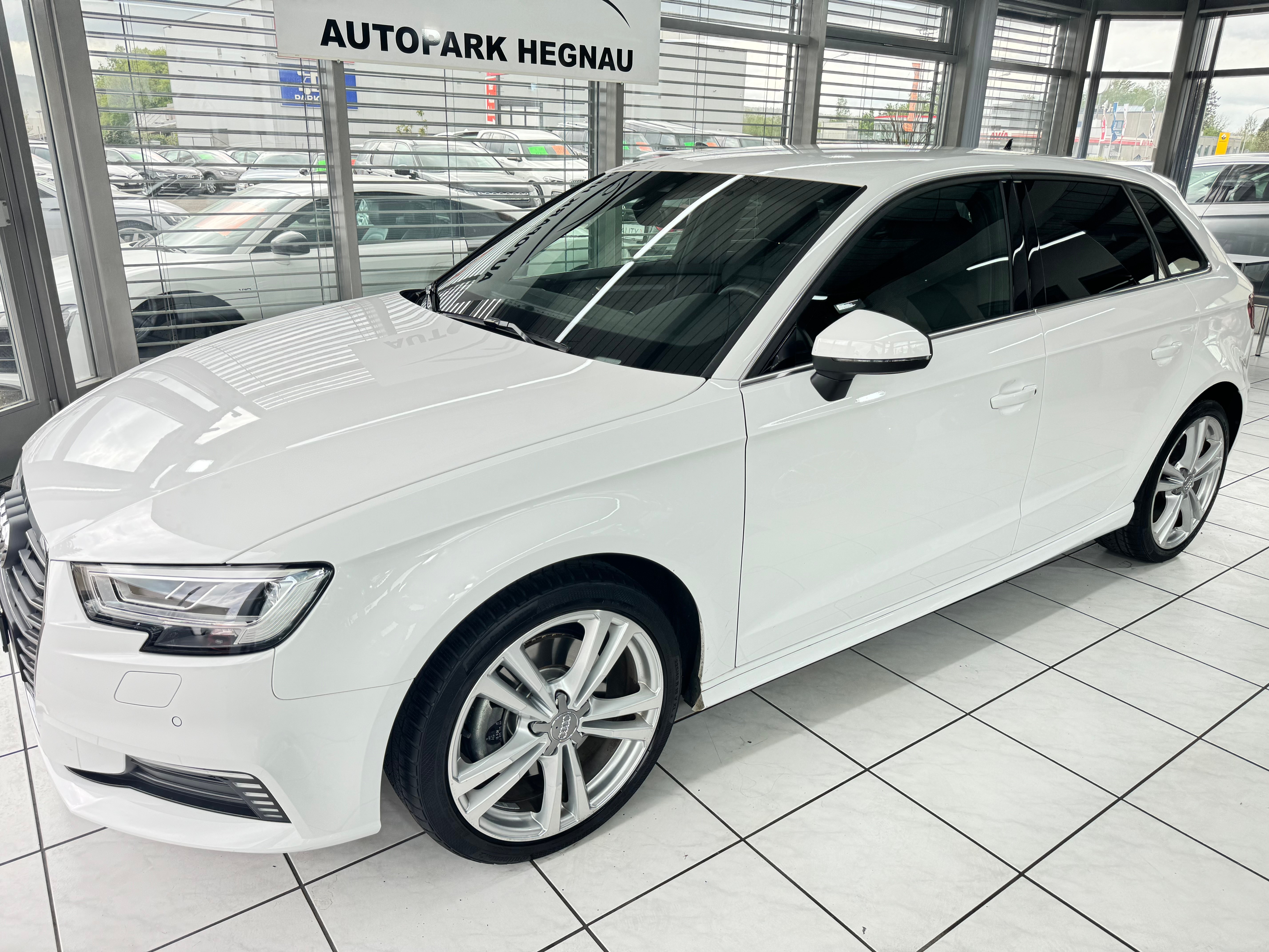 AUDI A3 Sportback 40 TFSI e-tron Sport (Automat)