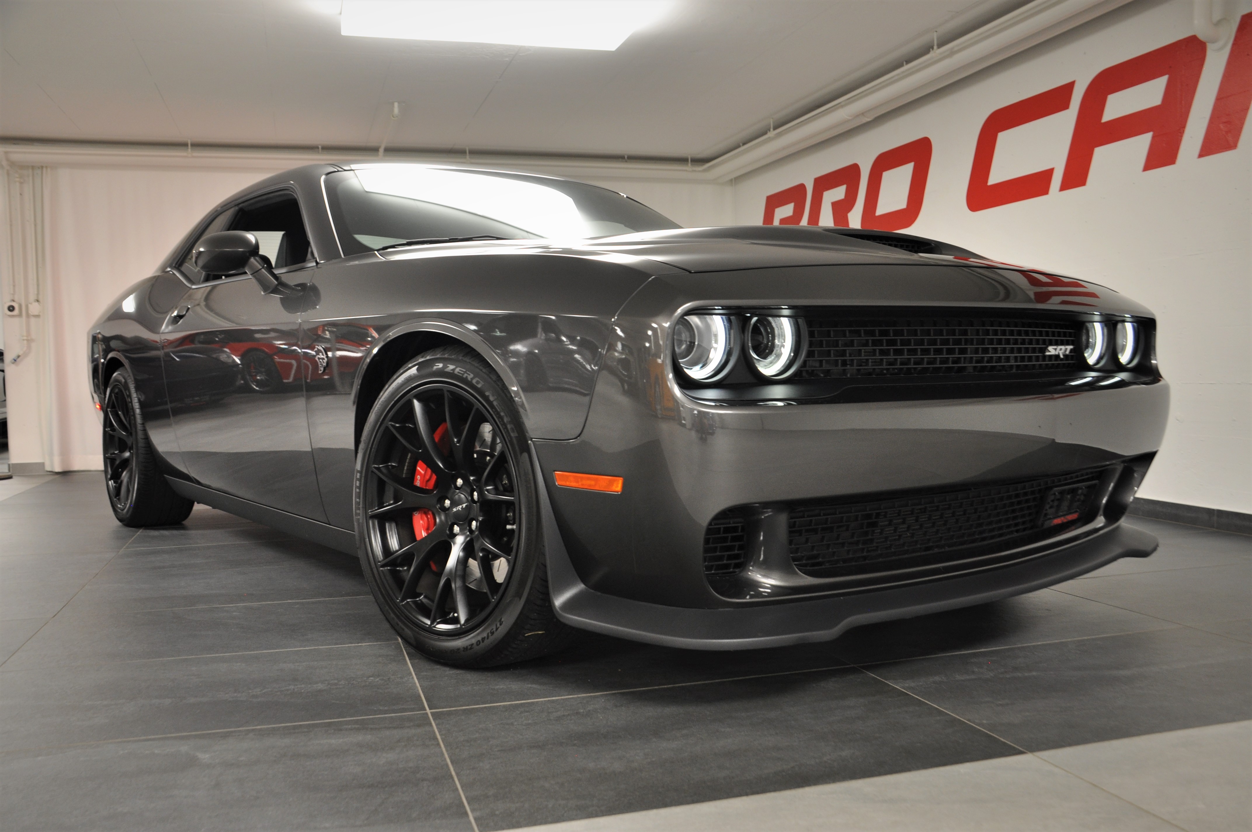 DODGE Challenger SRT Hellcat