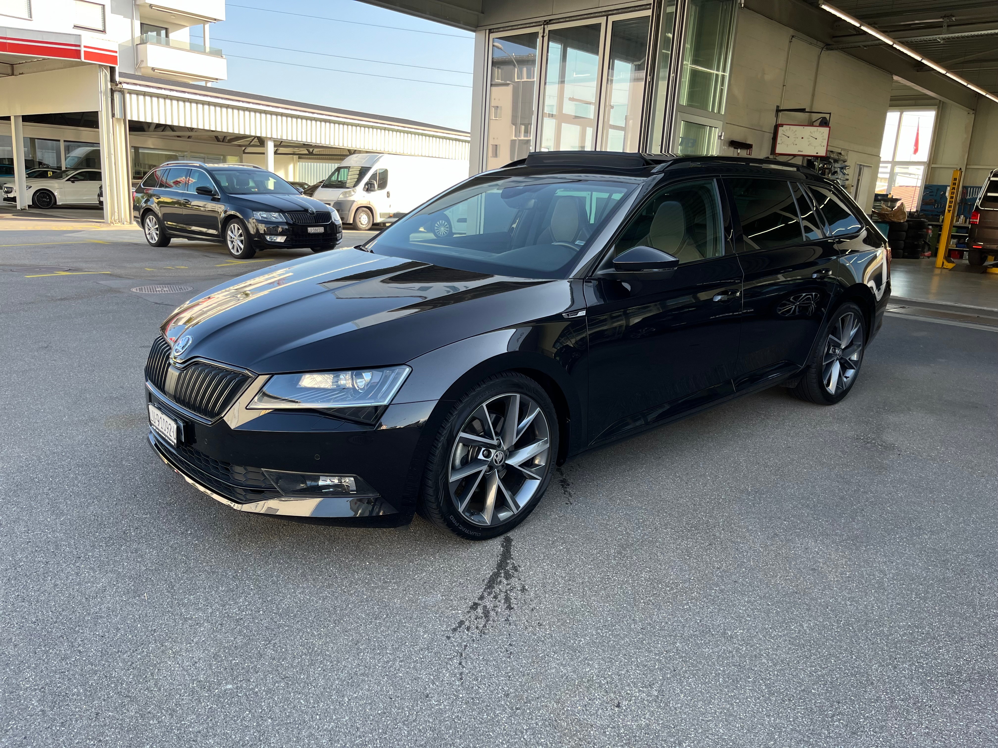 SKODA Superb Combi 2.0 TSI Ambition DSG