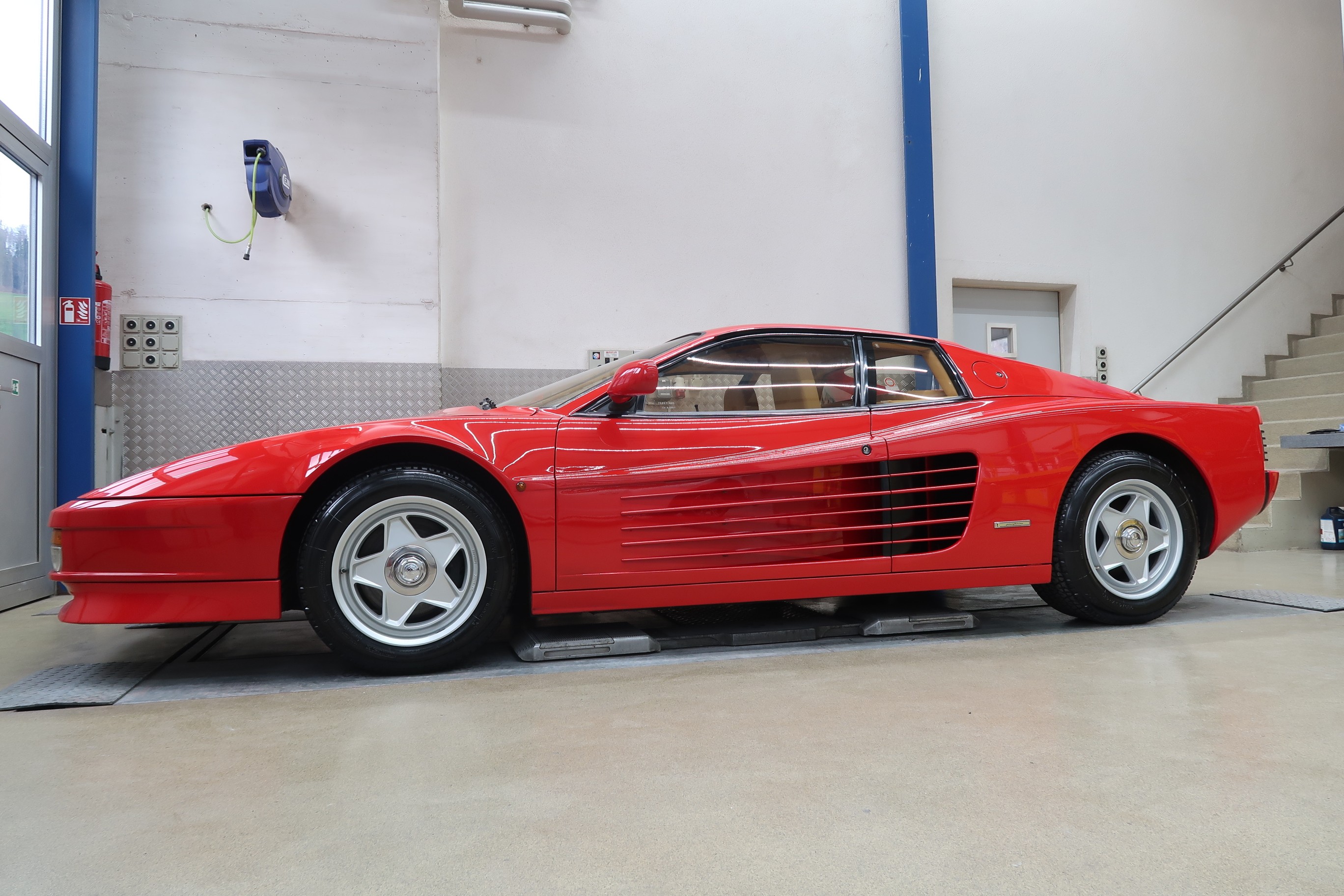 FERRARI Testarossa