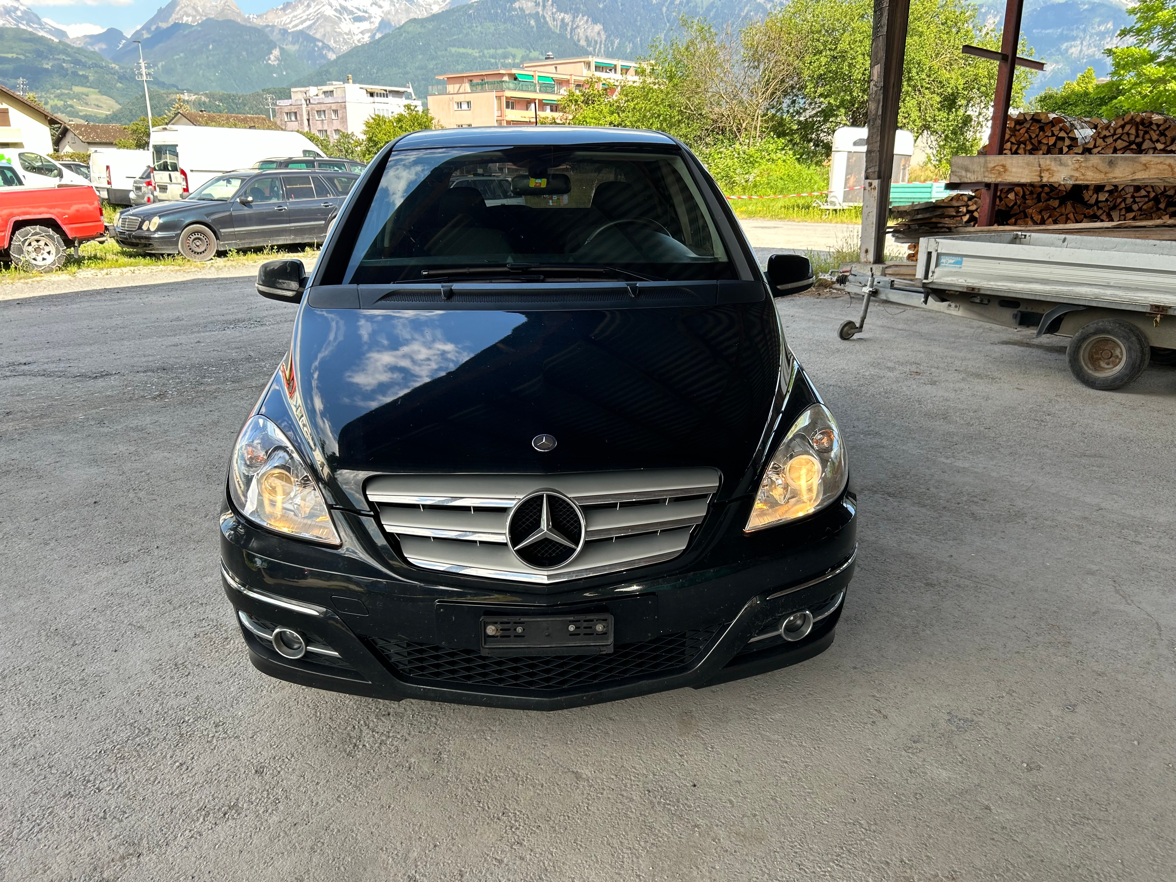 MERCEDES-BENZ B 200