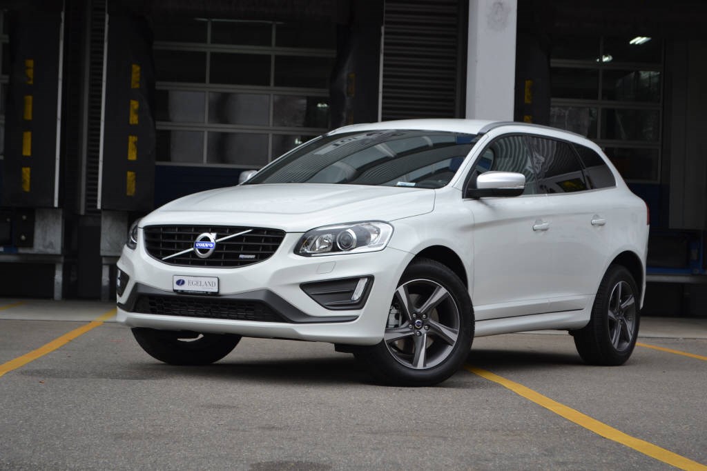 VOLVO XC60 D4 AWD Summum R-Design