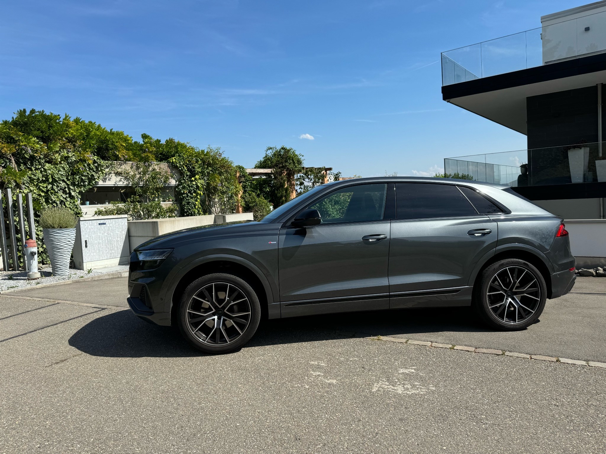 AUDI Q8 55 TFSI quattro tiptronic