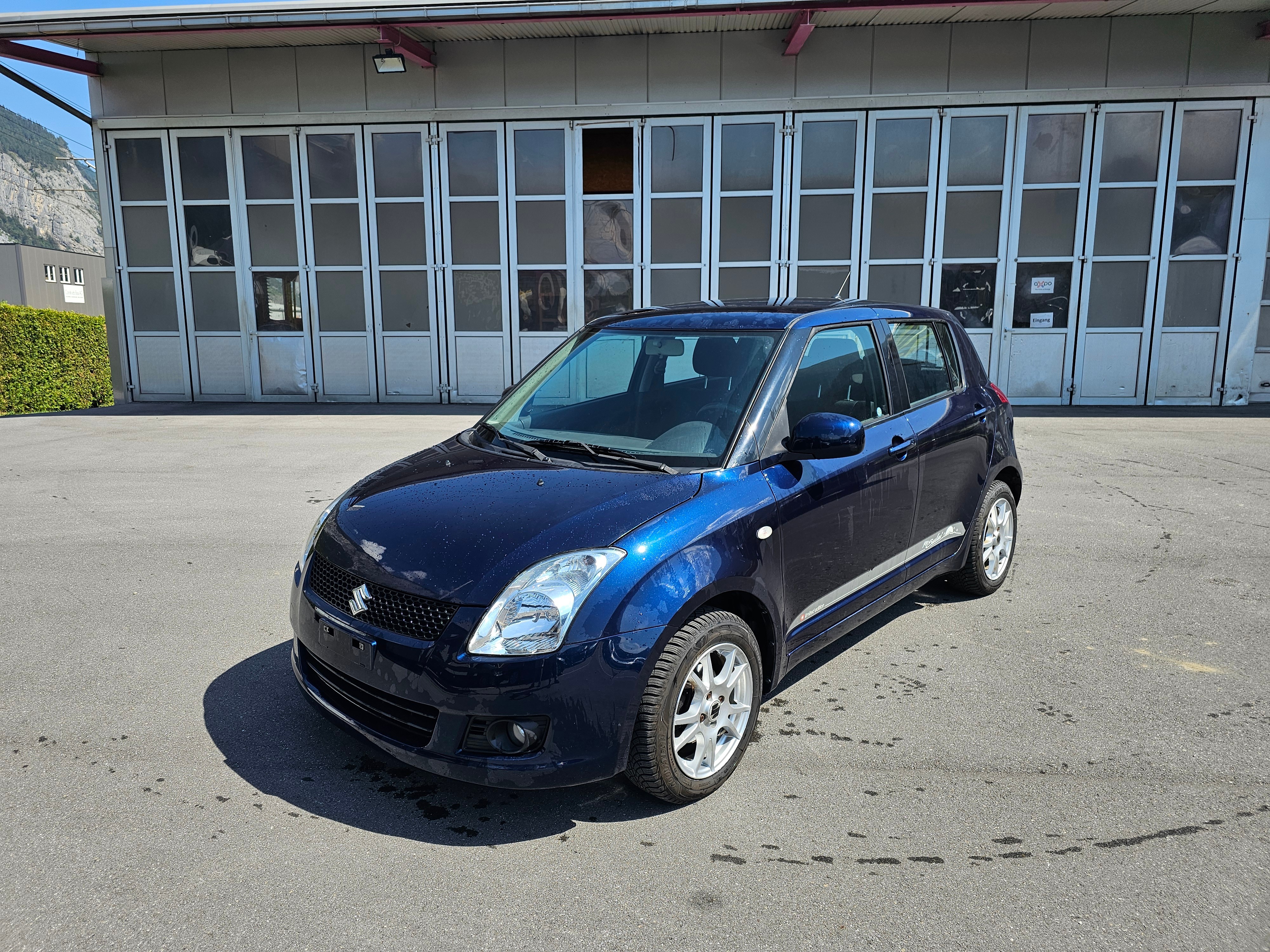 SUZUKI Swift 1.3i 16V GL Top Piz Sulai LE 4x4