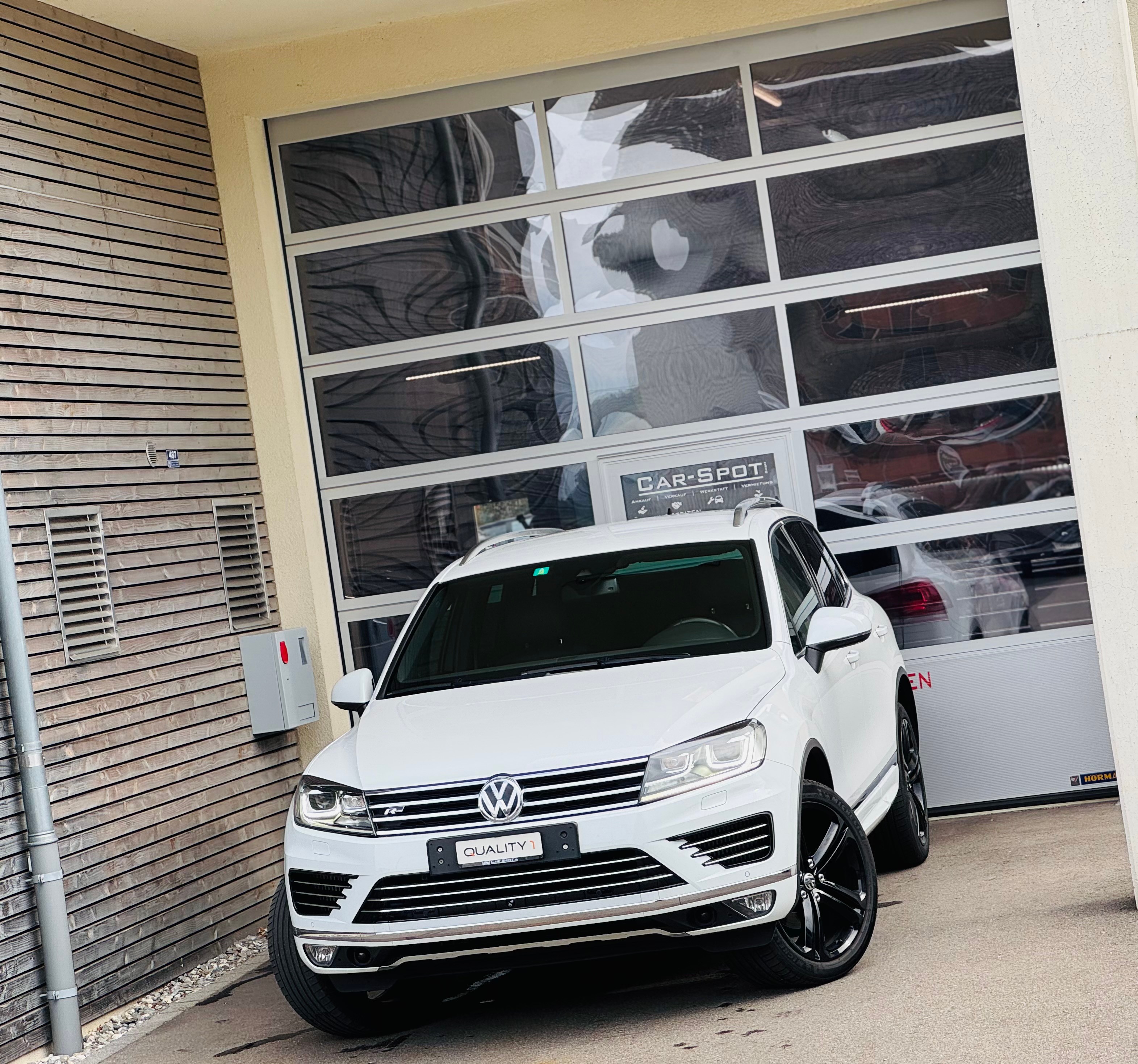 VW Touareg 3.0 TDI BMT R-Line