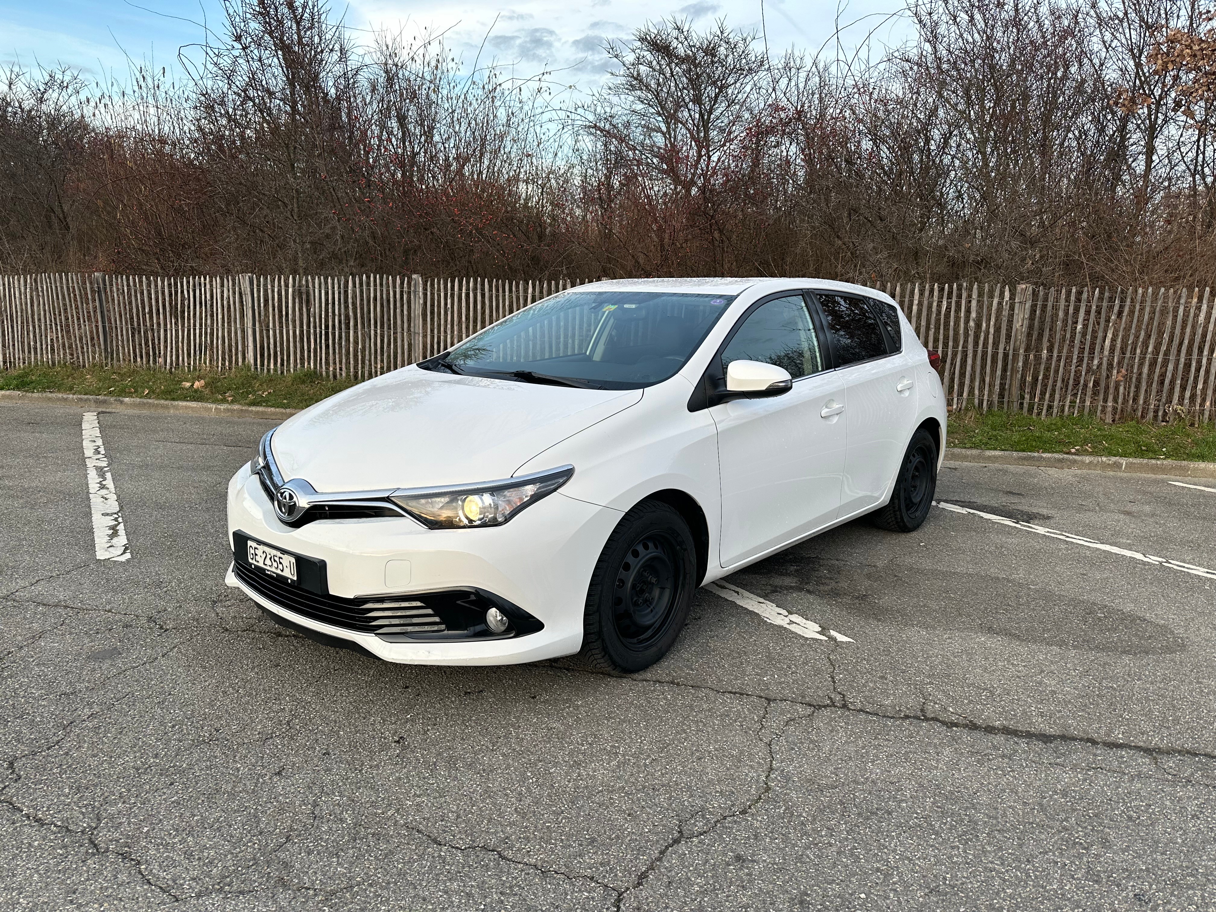 TOYOTA Auris 1.2 Turbo Swiss Trend