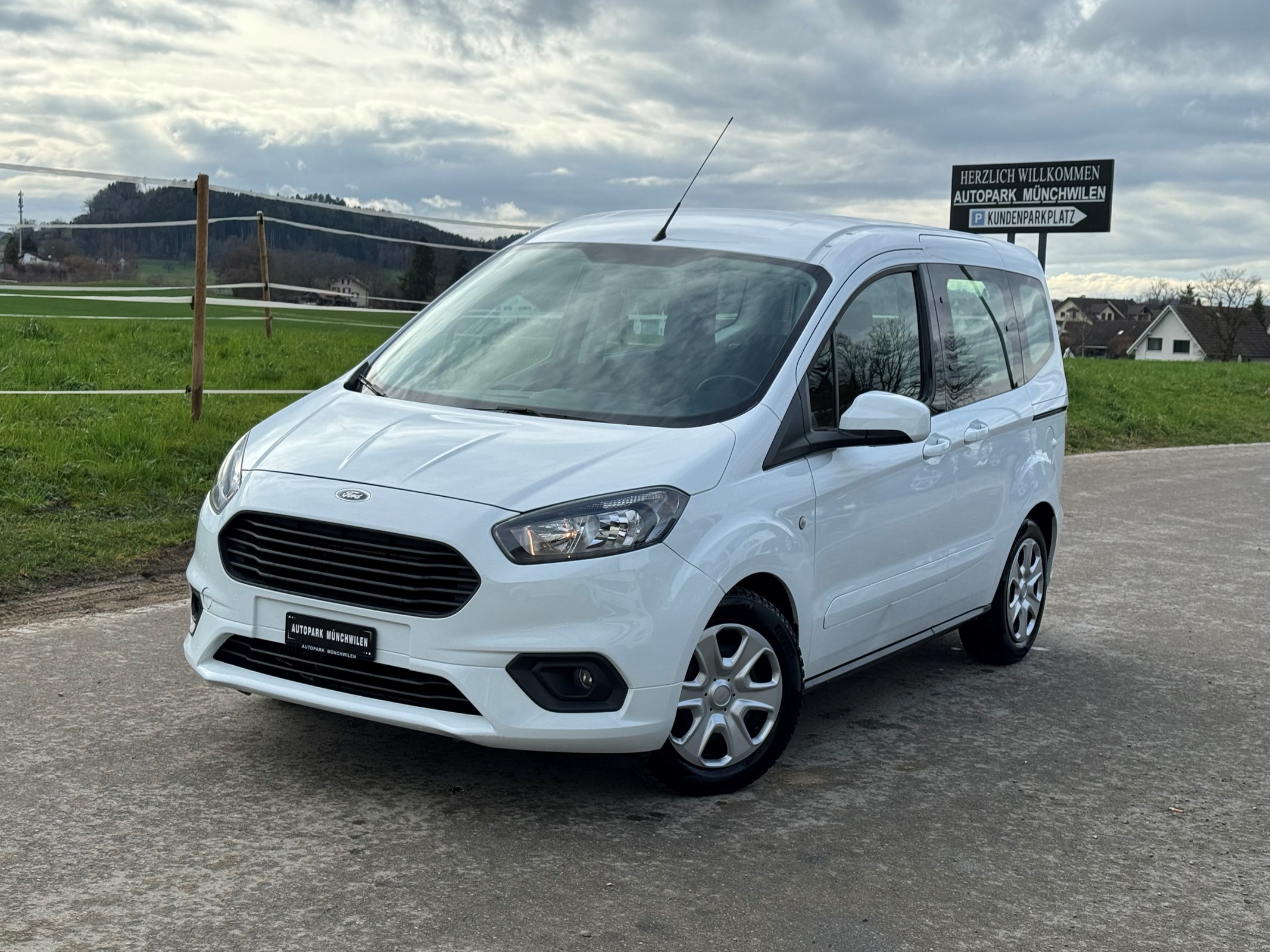 FORD Tourneo Courier 1.0 SCTi Trend