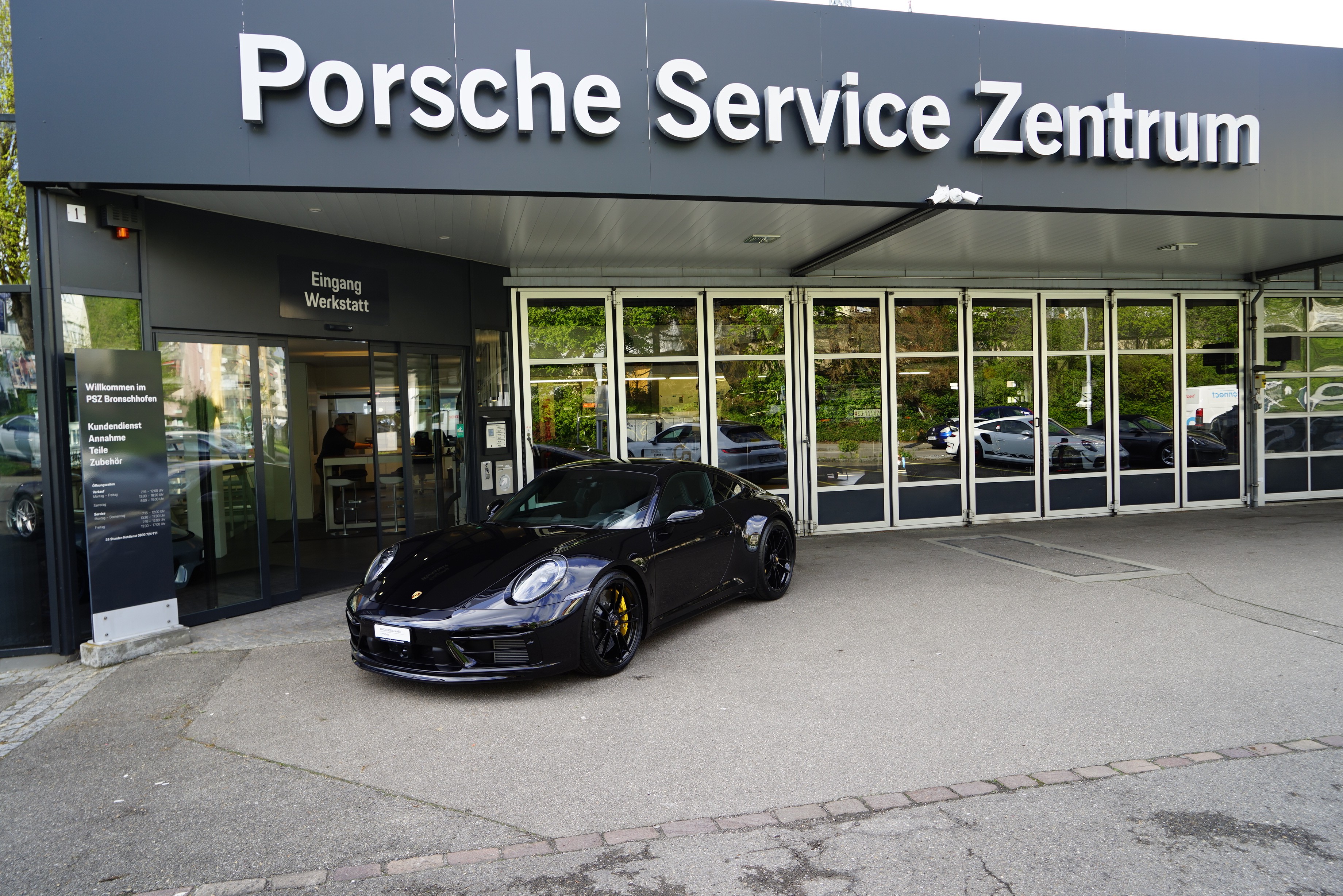 PORSCHE 911 Carrera 4 GTS PDK