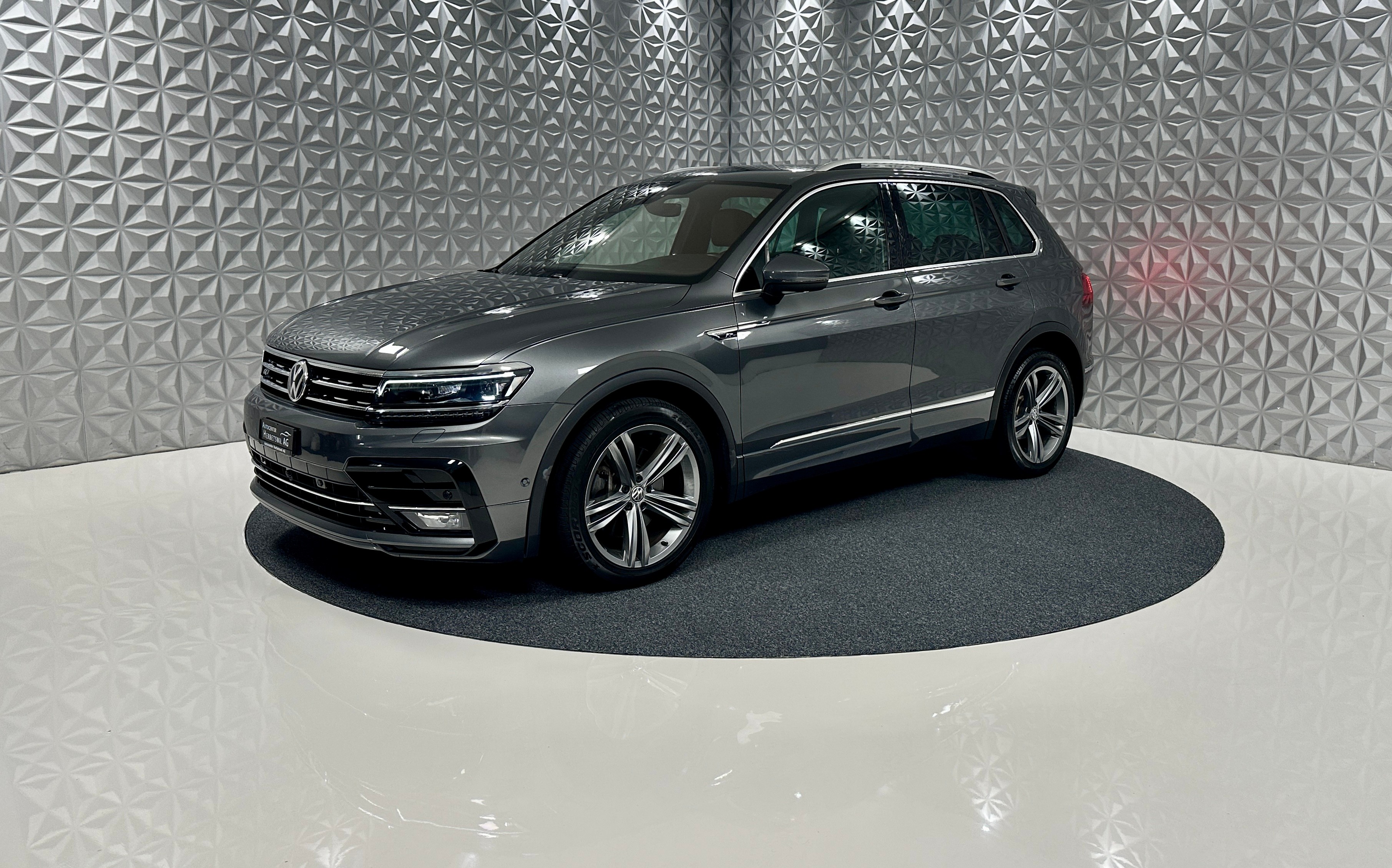 VW Tiguan 2.0 TDI SCR R-LINE 4Motion DSG