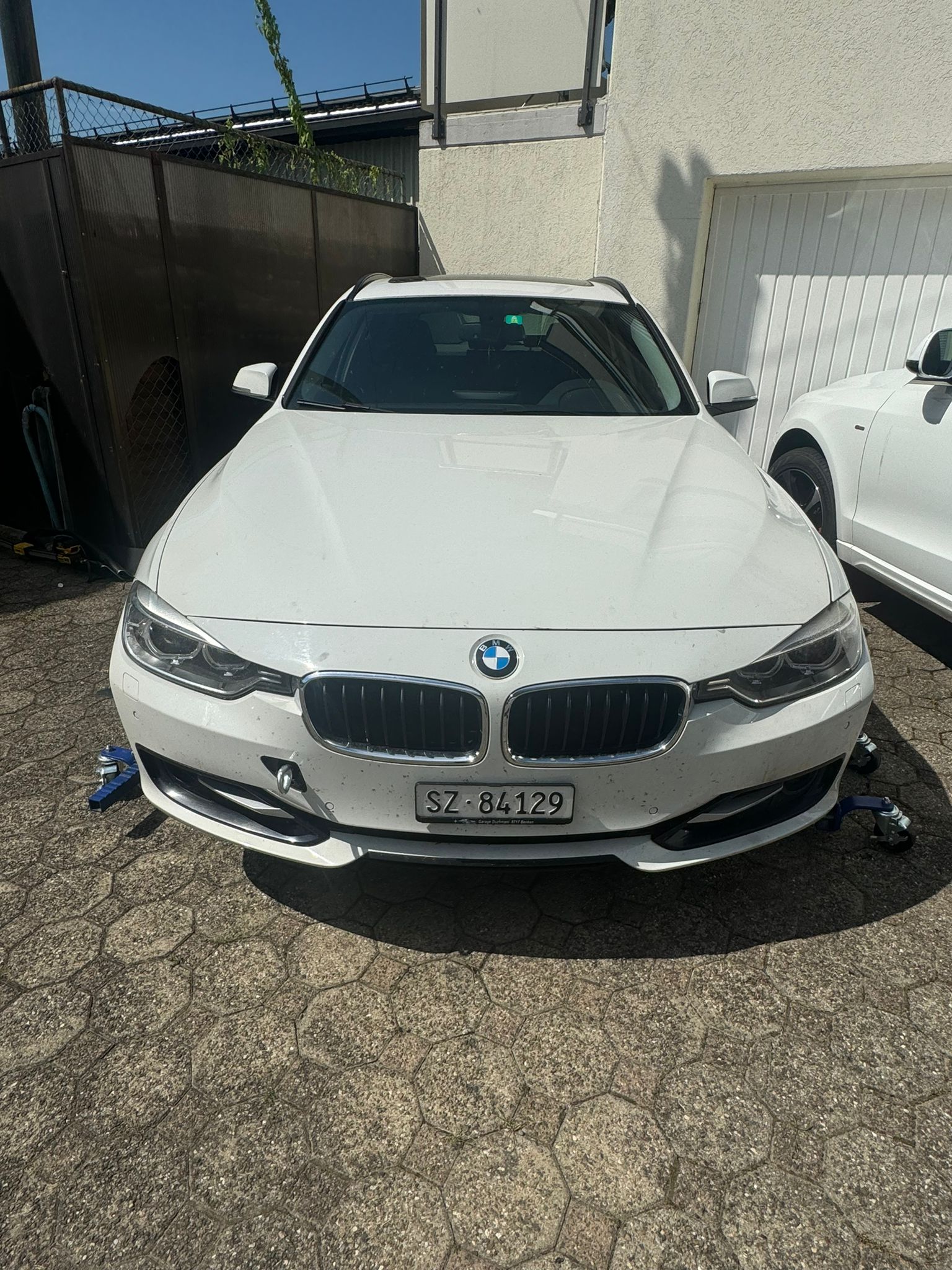 BMW 320d xDrive Touring Luxury Line Steptronic