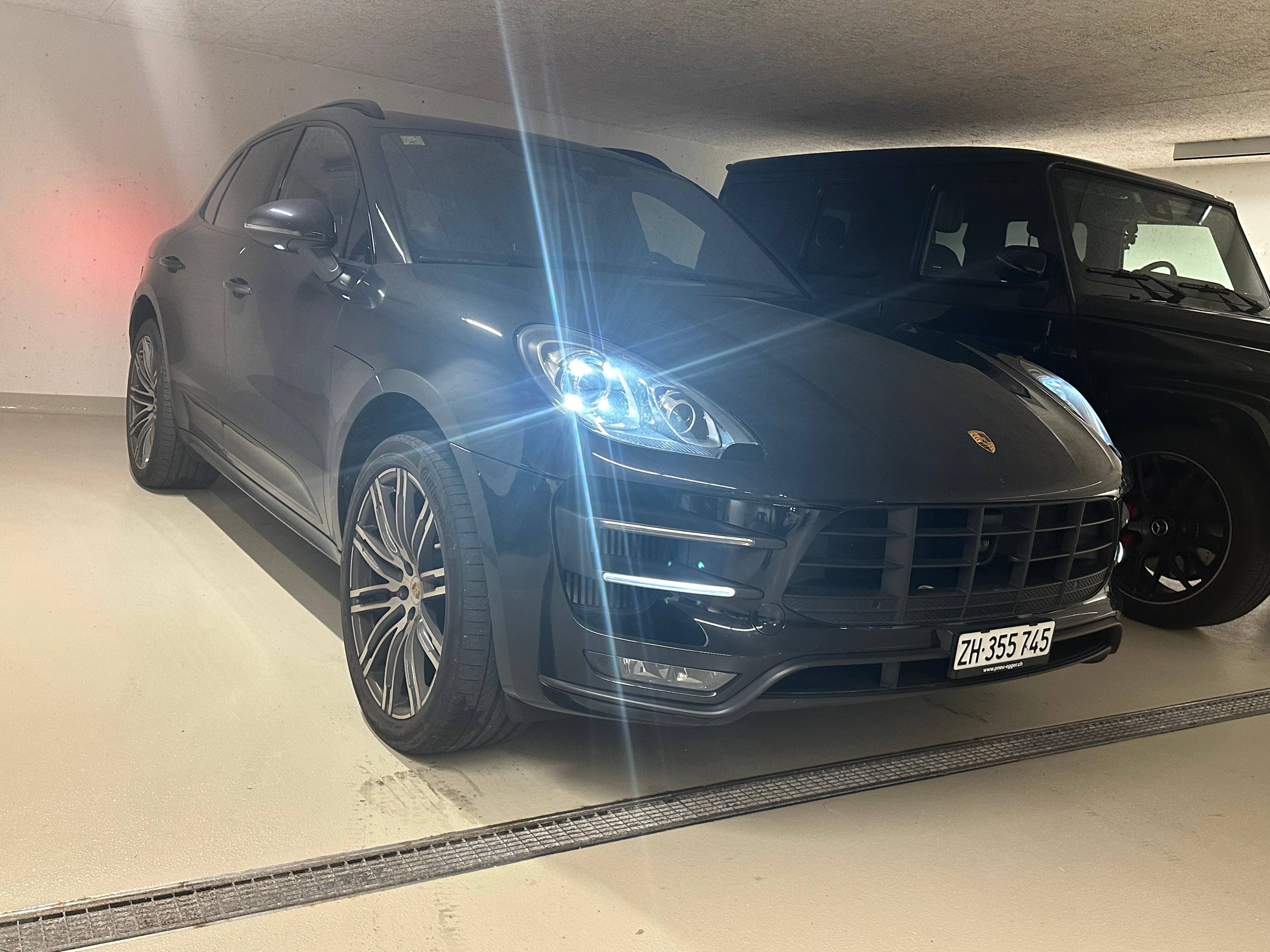 PORSCHE Macan Turbo PDK