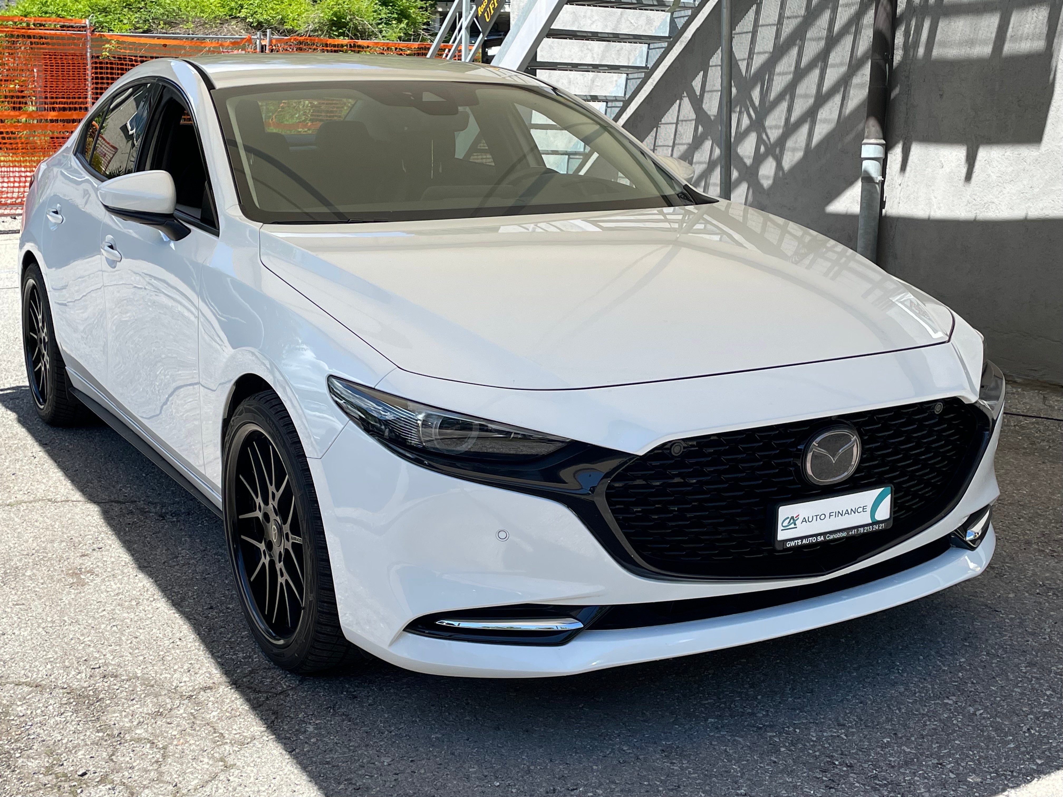 MAZDA 3 Sedan SKYACTIV-X M Hybrid 180 Revolution Automat