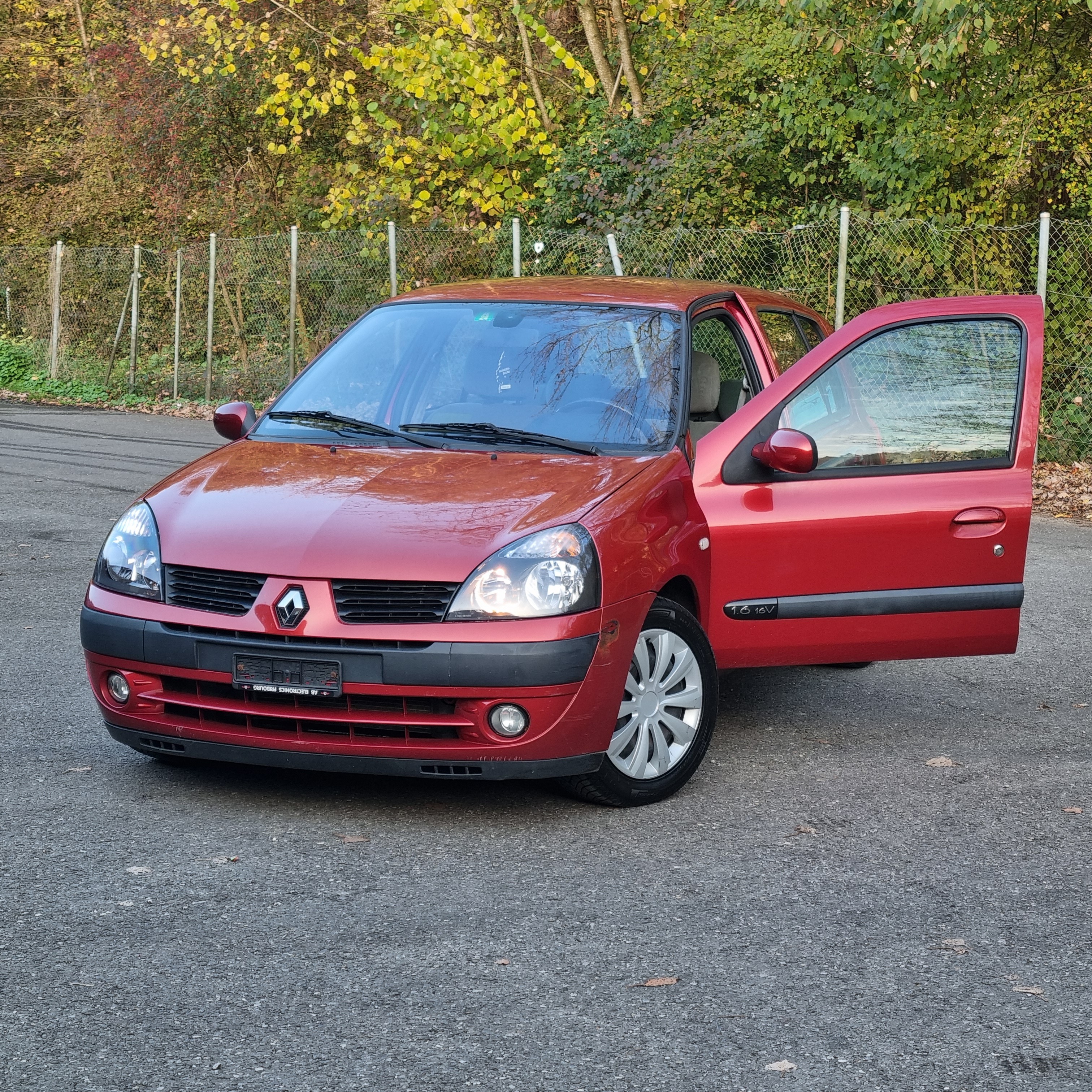 RENAULT Clio 1.6 16V Privilège