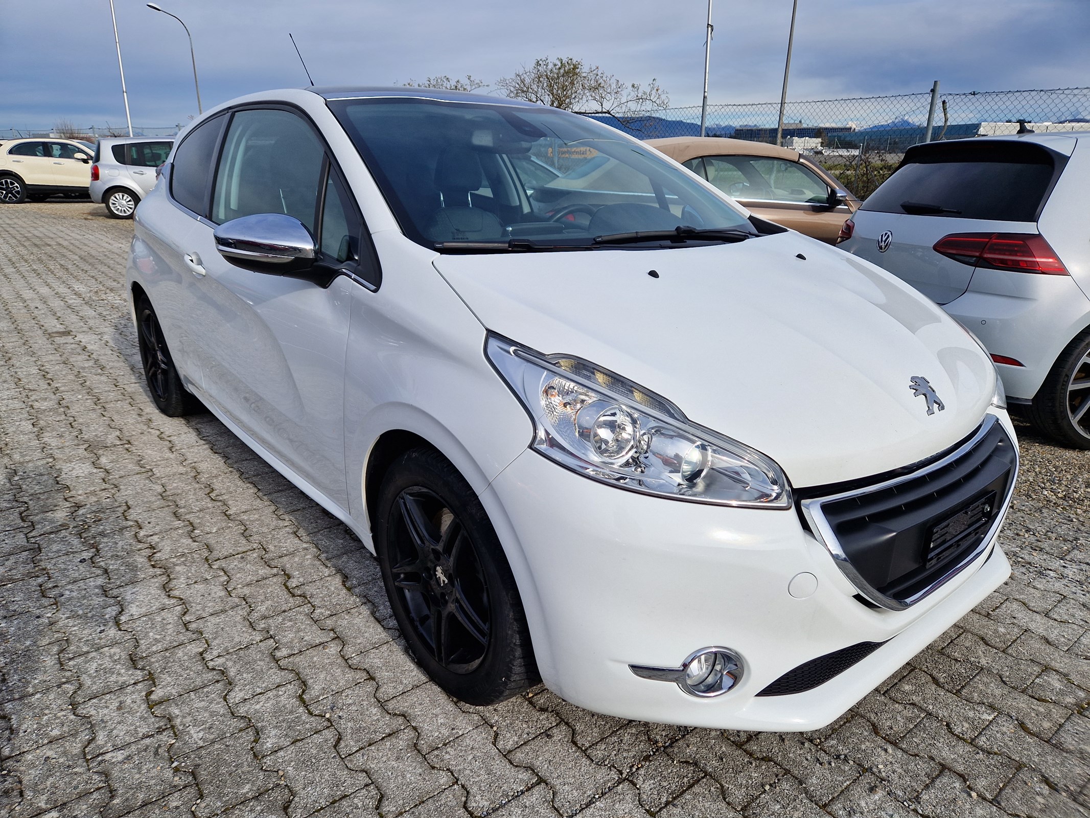 PEUGEOT 208 1.6 Turbo XY