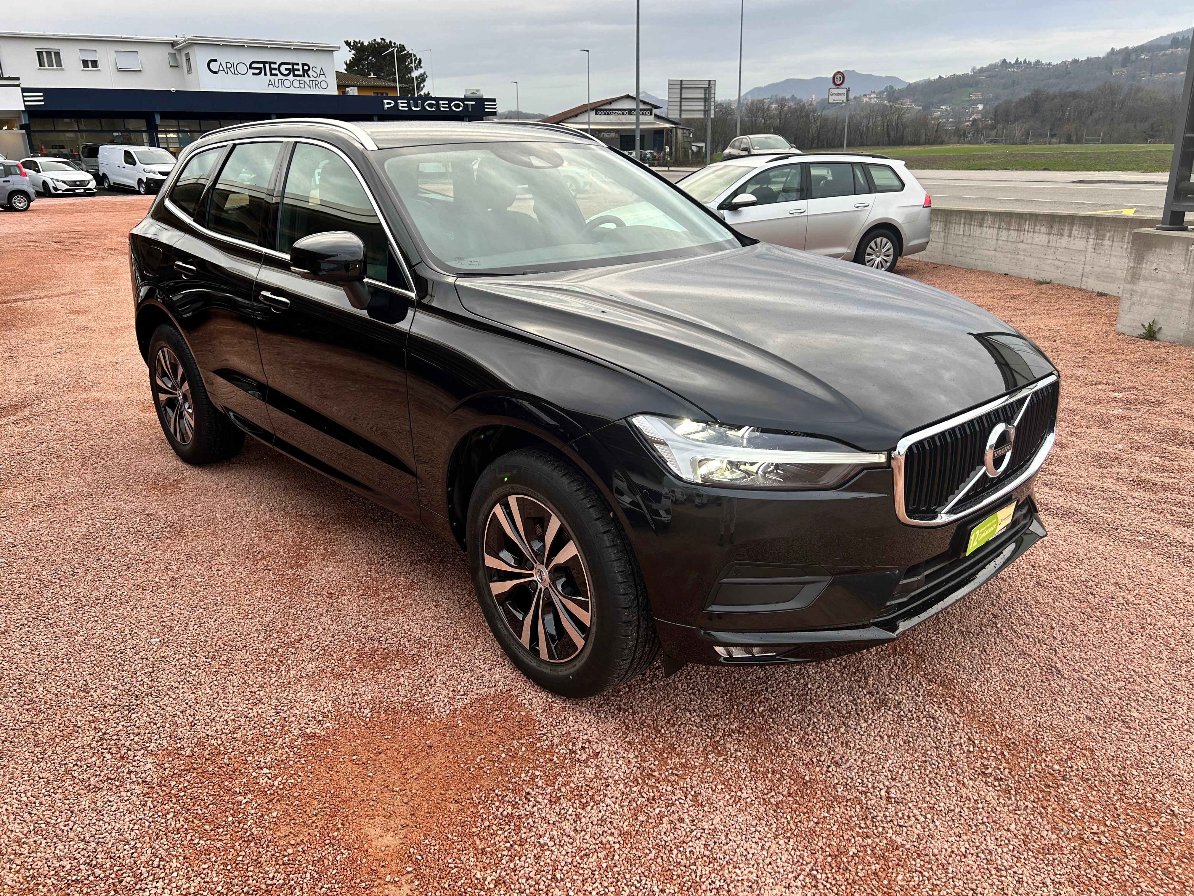 VOLVO XC60 B4 Diesel Mild Hybrid AWD Momentum Geartronic