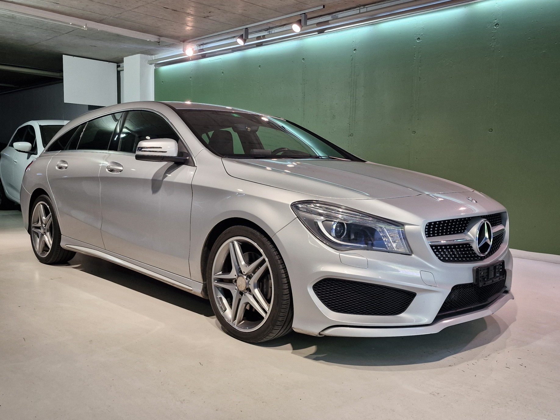 MERCEDES-BENZ CLA Shooting Brake 220 CDI AMG Line 7G-DCT