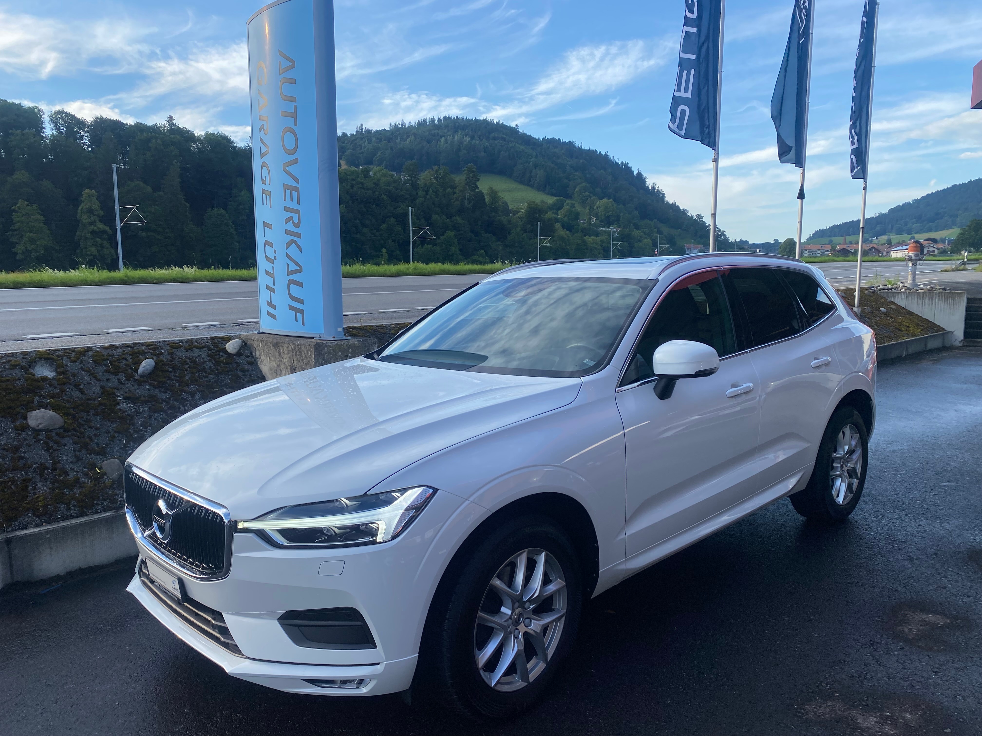 VOLVO XC60 B4 Diesel Mild Hybrid AWD Momentum Geartronic