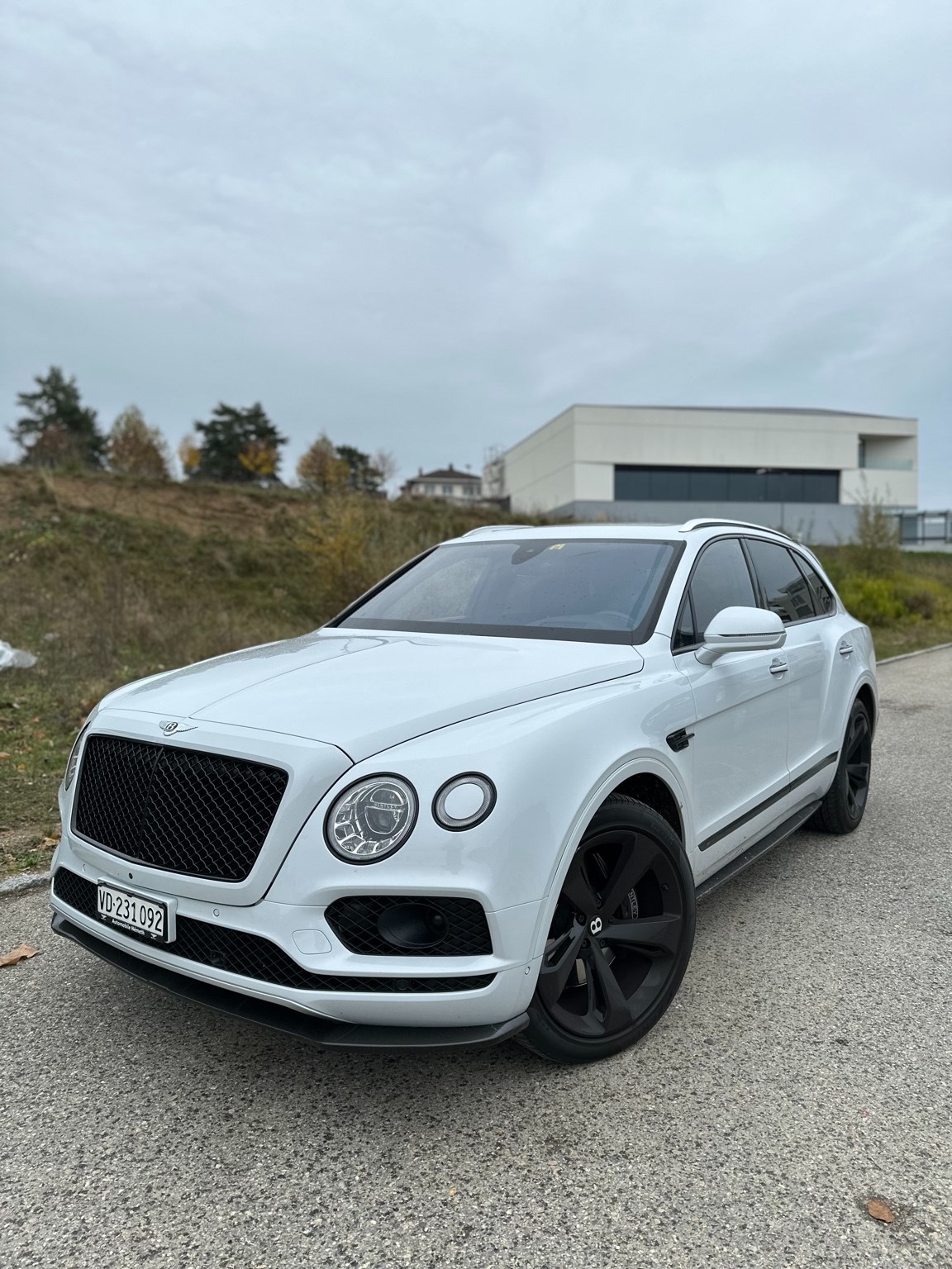 BENTLEY Bentayga V8