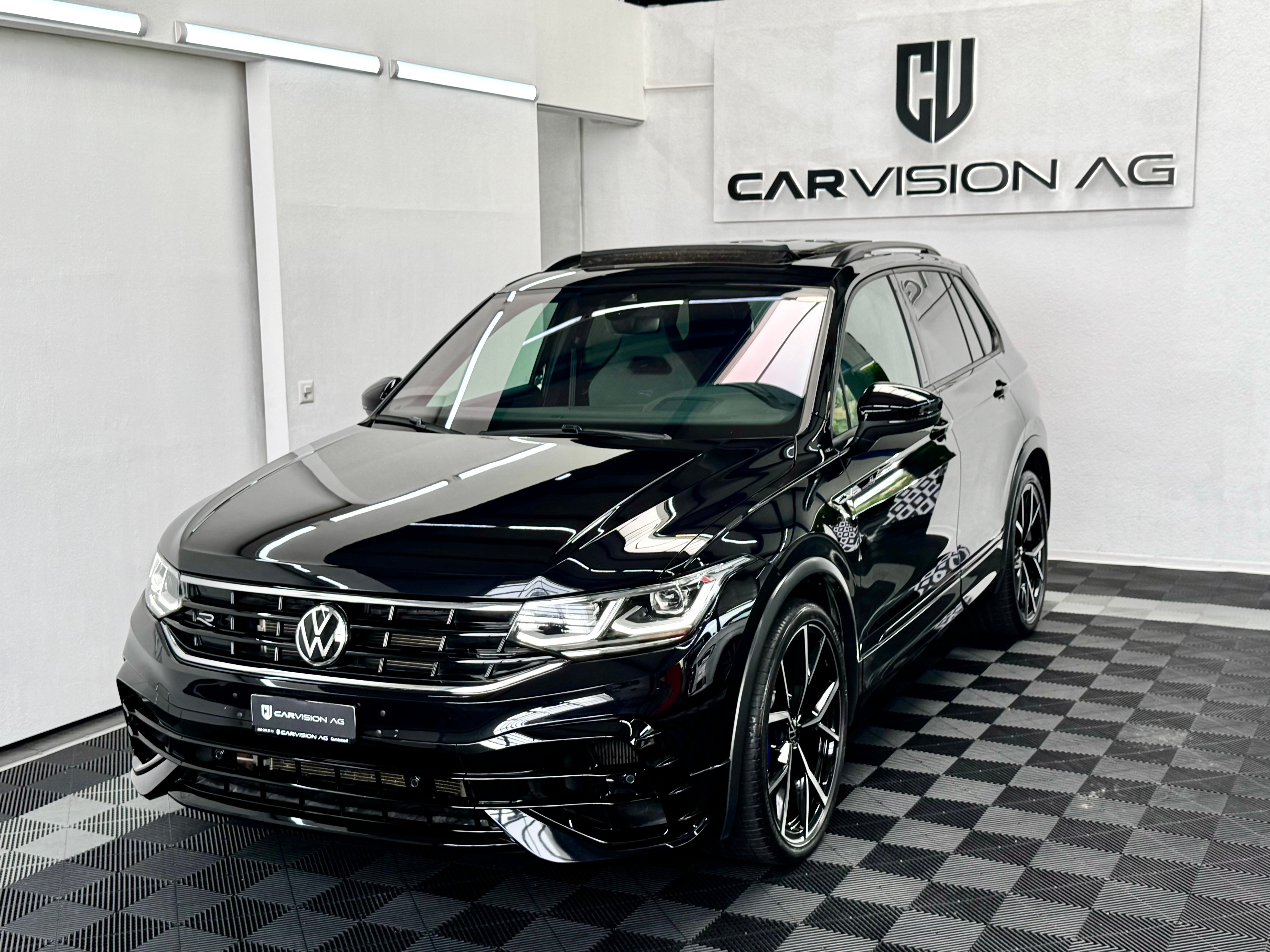 VW Tiguan 2.0TSI R 4Motion DSG * Panorama-Glasdach * Anhängerkupplung *