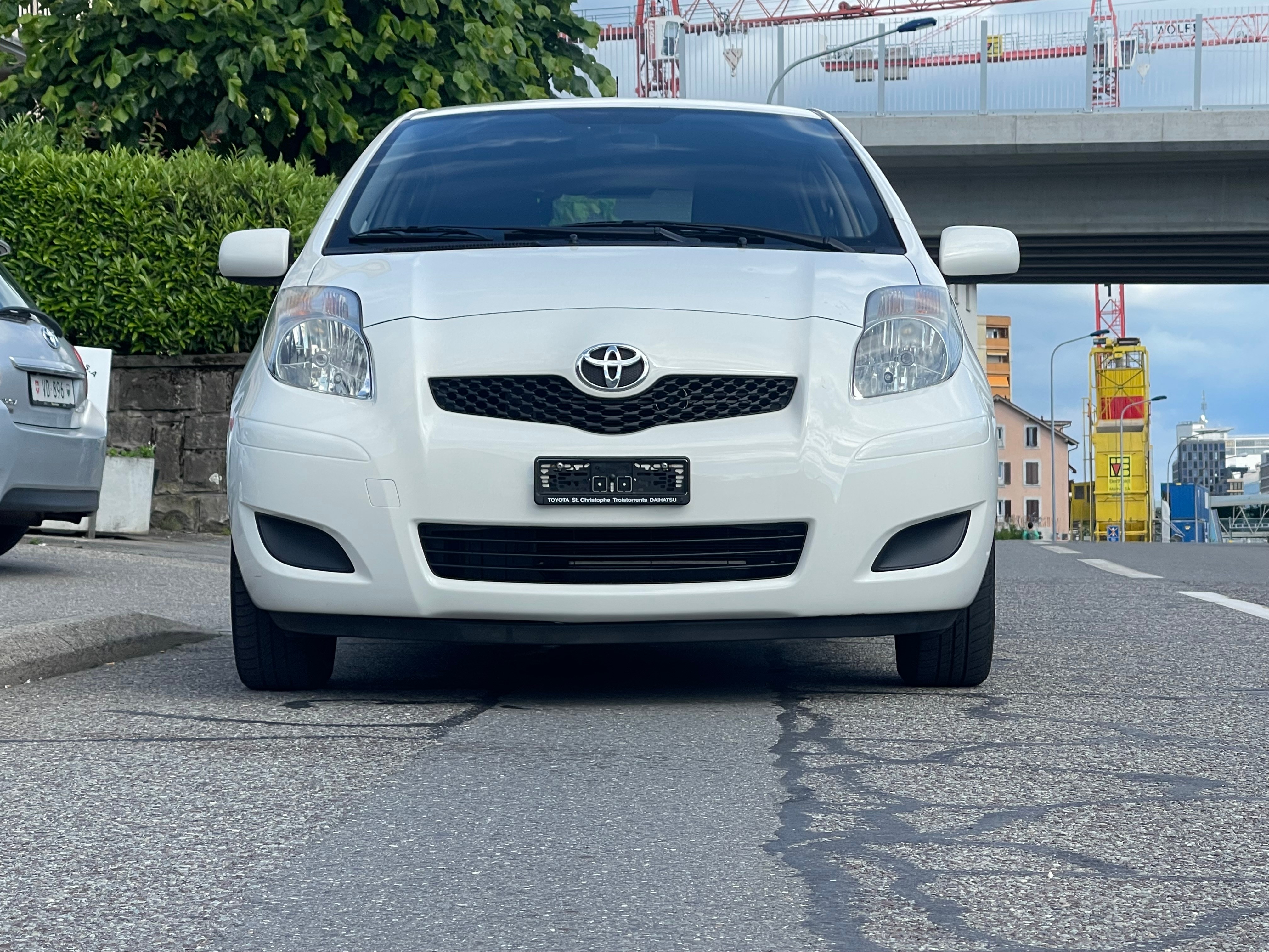 TOYOTA Yaris 1.33 Linea Sol Multimode