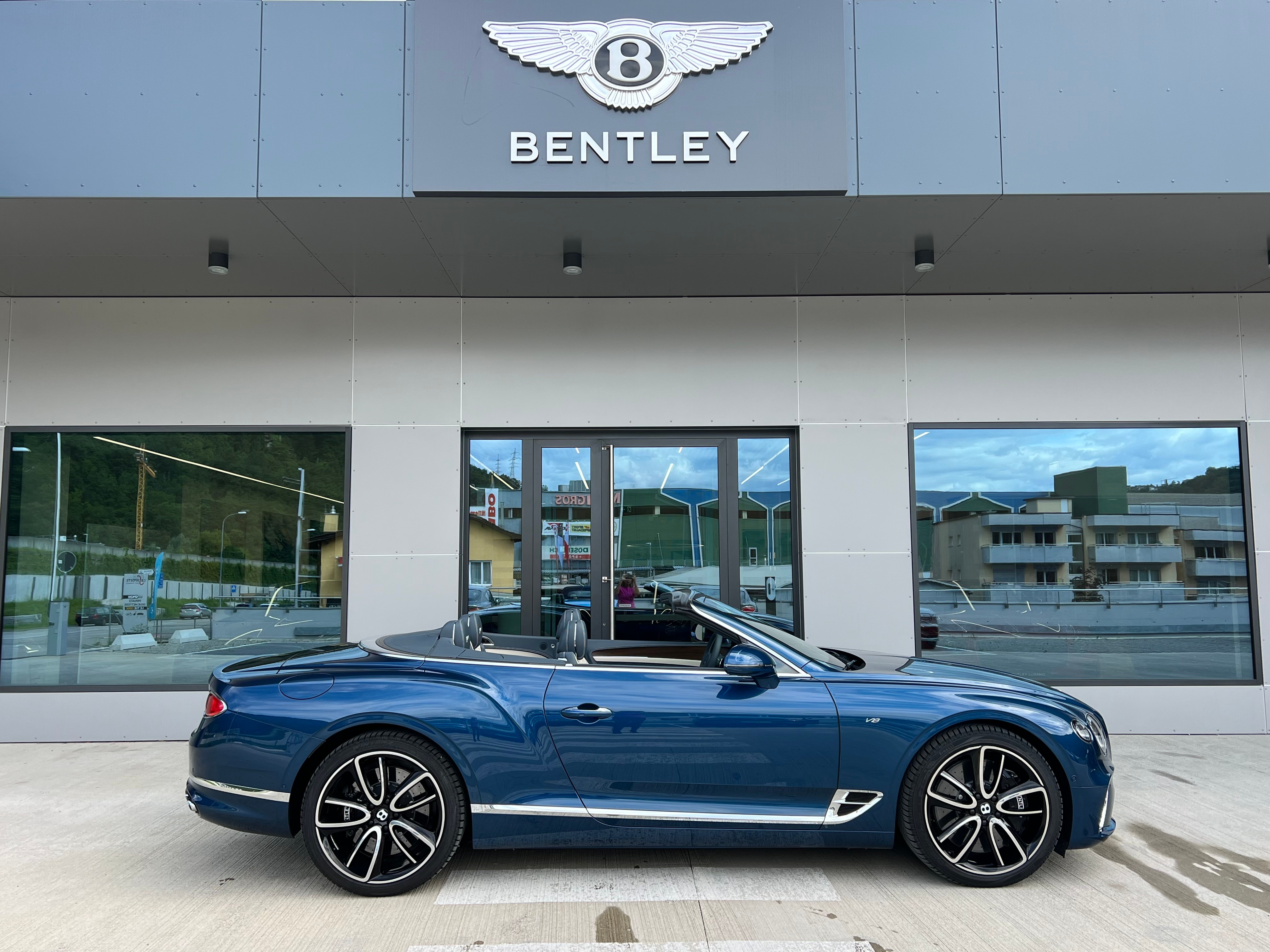 BENTLEY Continental GTC 4.0 V8