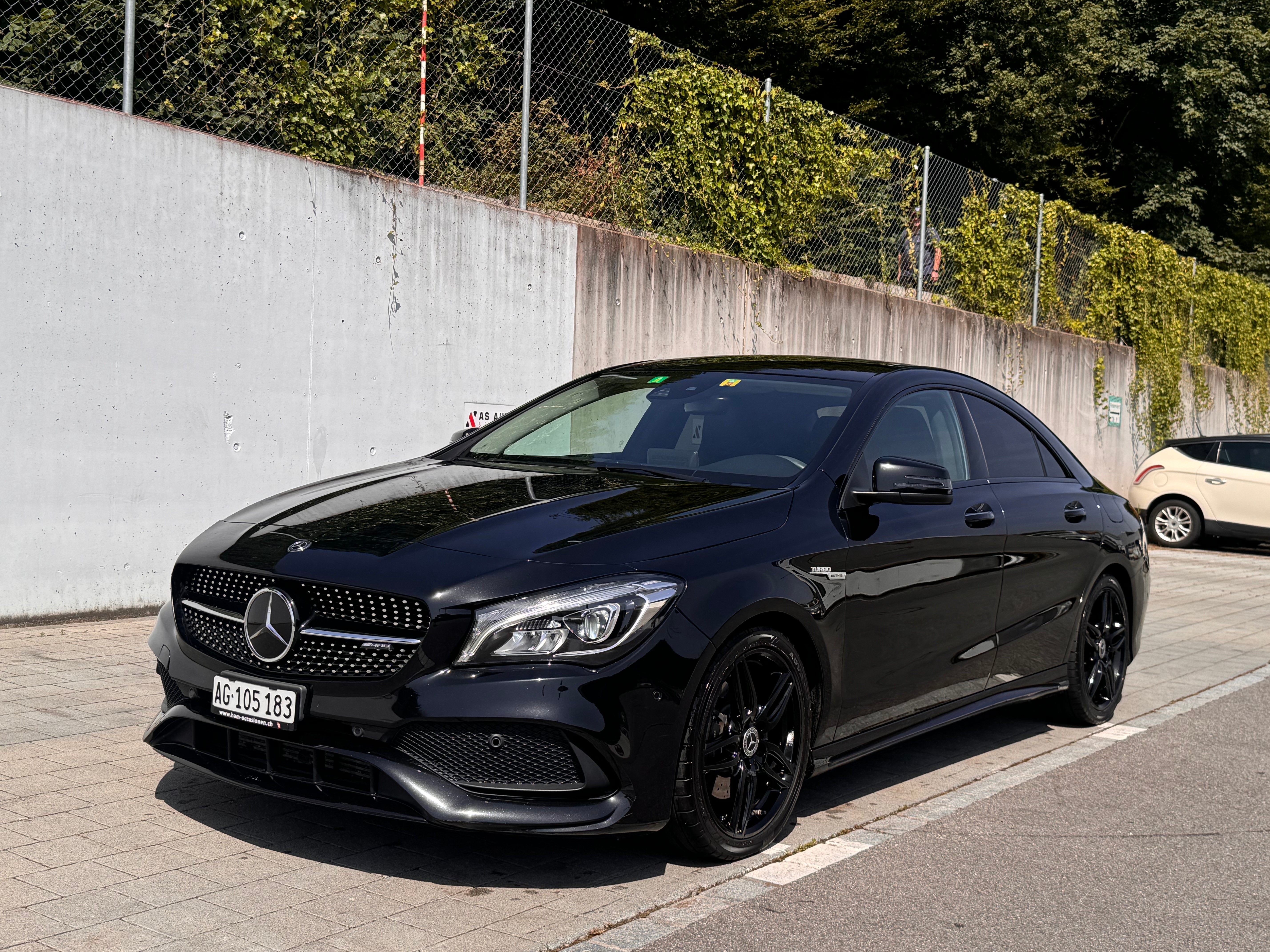 MERCEDES-BENZ CLA 250 AMG Line 7G-DCT 4Matic