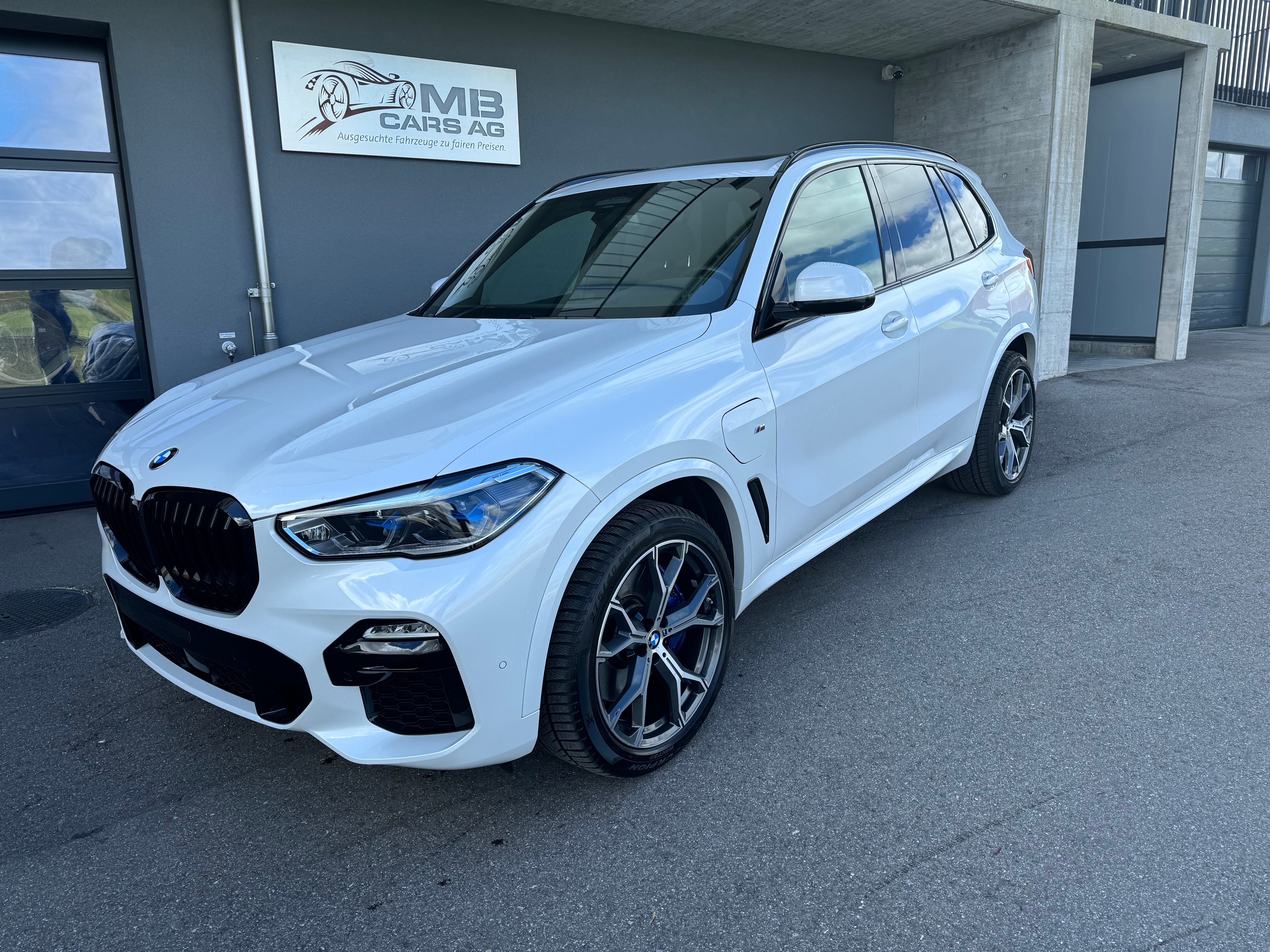 BMW X5 xDrive45e Steptronic M-Sport!