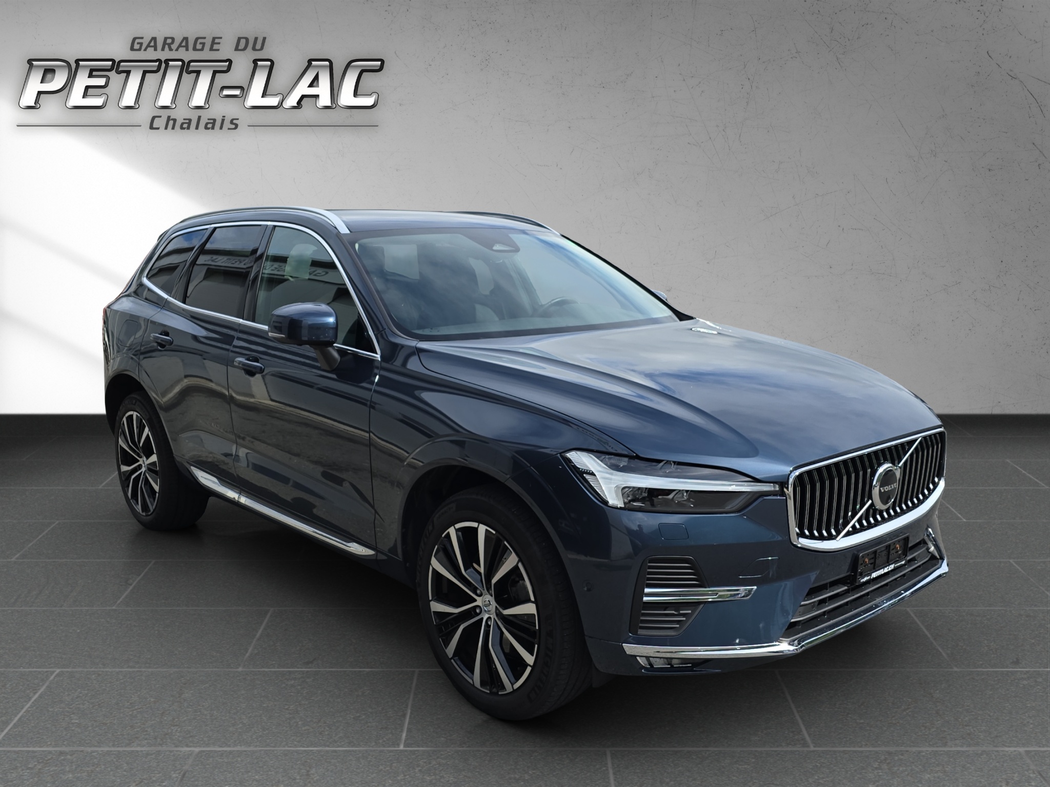 VOLVO XC60 B5 Benzin Mild Hybrid AWD Plus Bright Geartronic