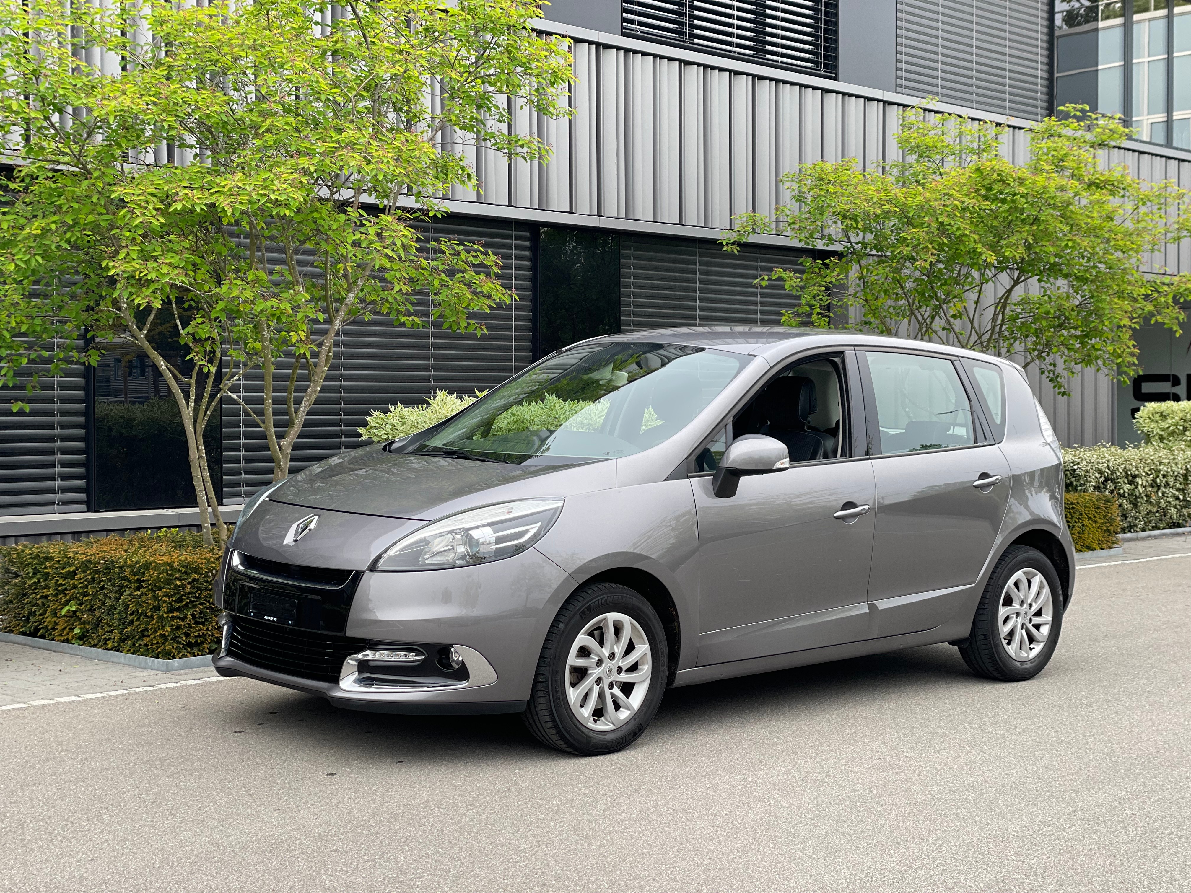 RENAULT Scénic 1.4 16V Turbo Privilège