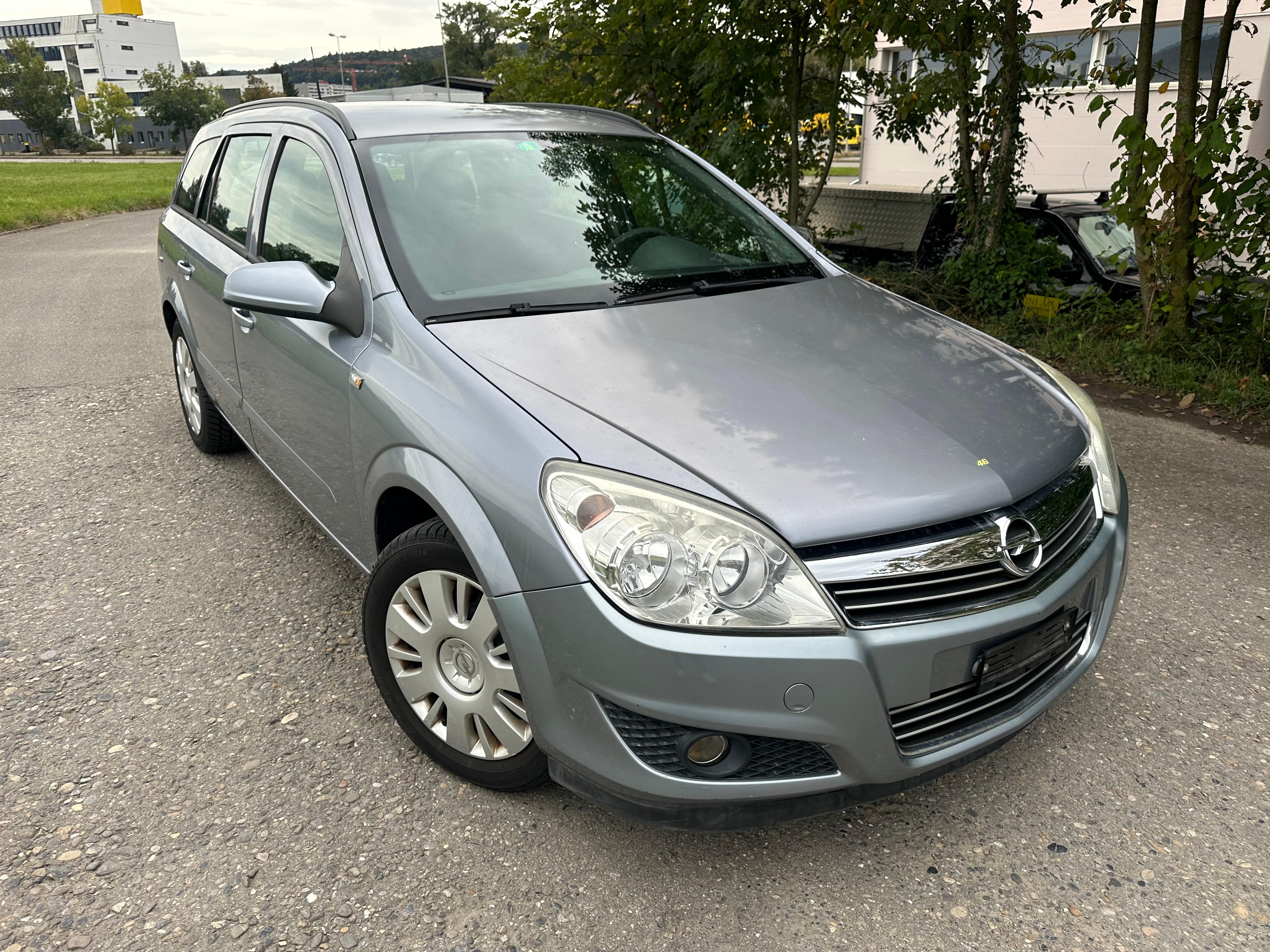 OPEL Astra Caravan 1.6i 16V Diamond Easytronic. Frisch MFK 25.09.2024