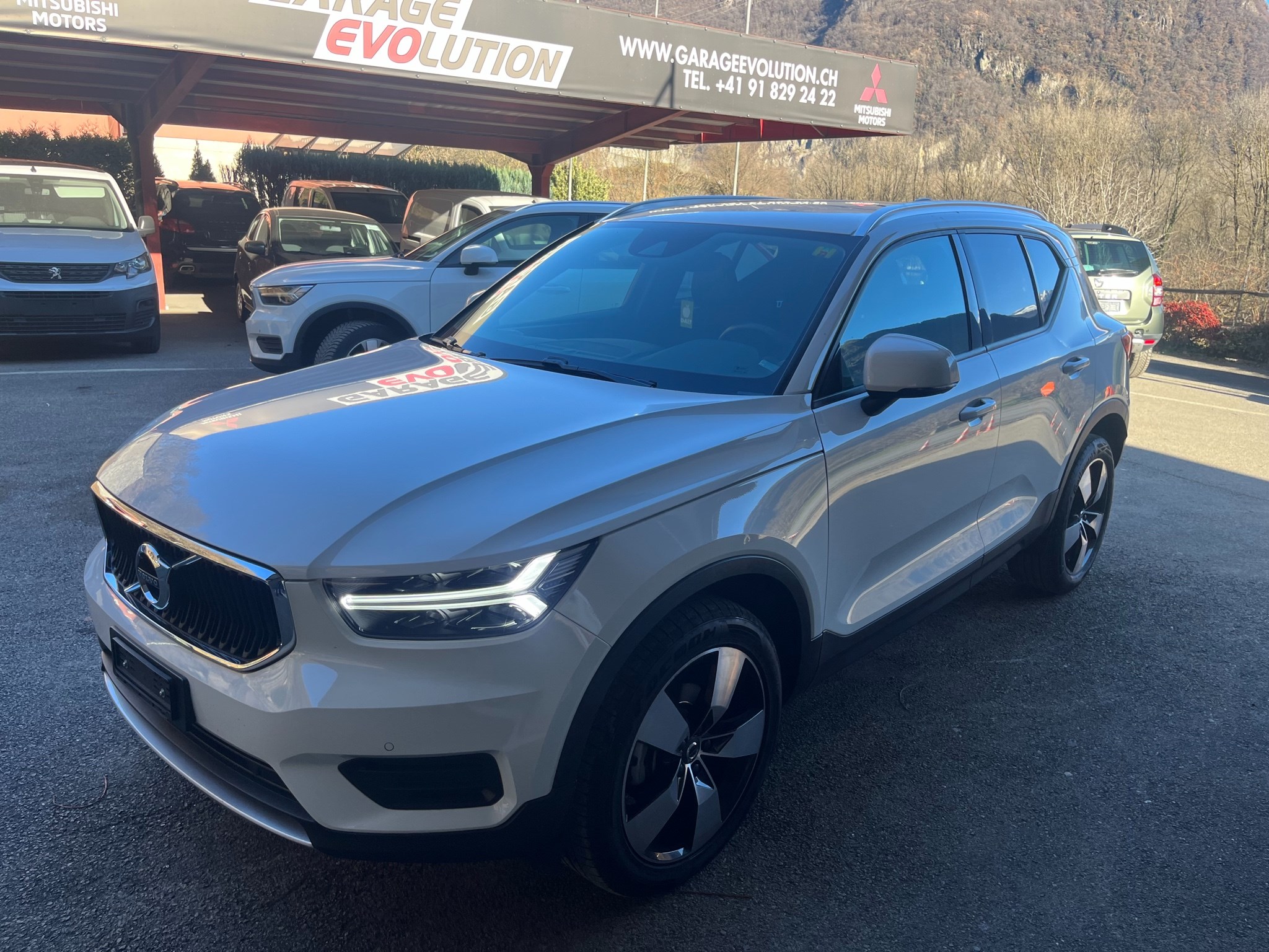 VOLVO XC40 T3 Momentum Light