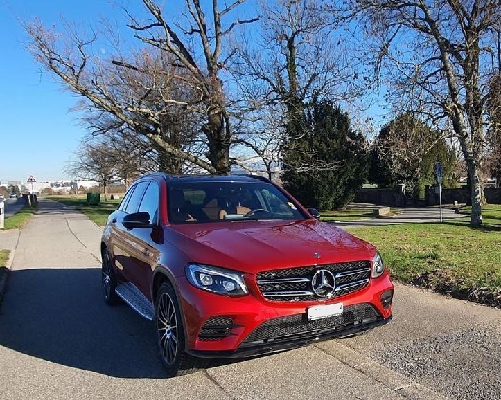 MERCEDES-BENZ GLC 300 4Matic AMG Line 9G-Tronic