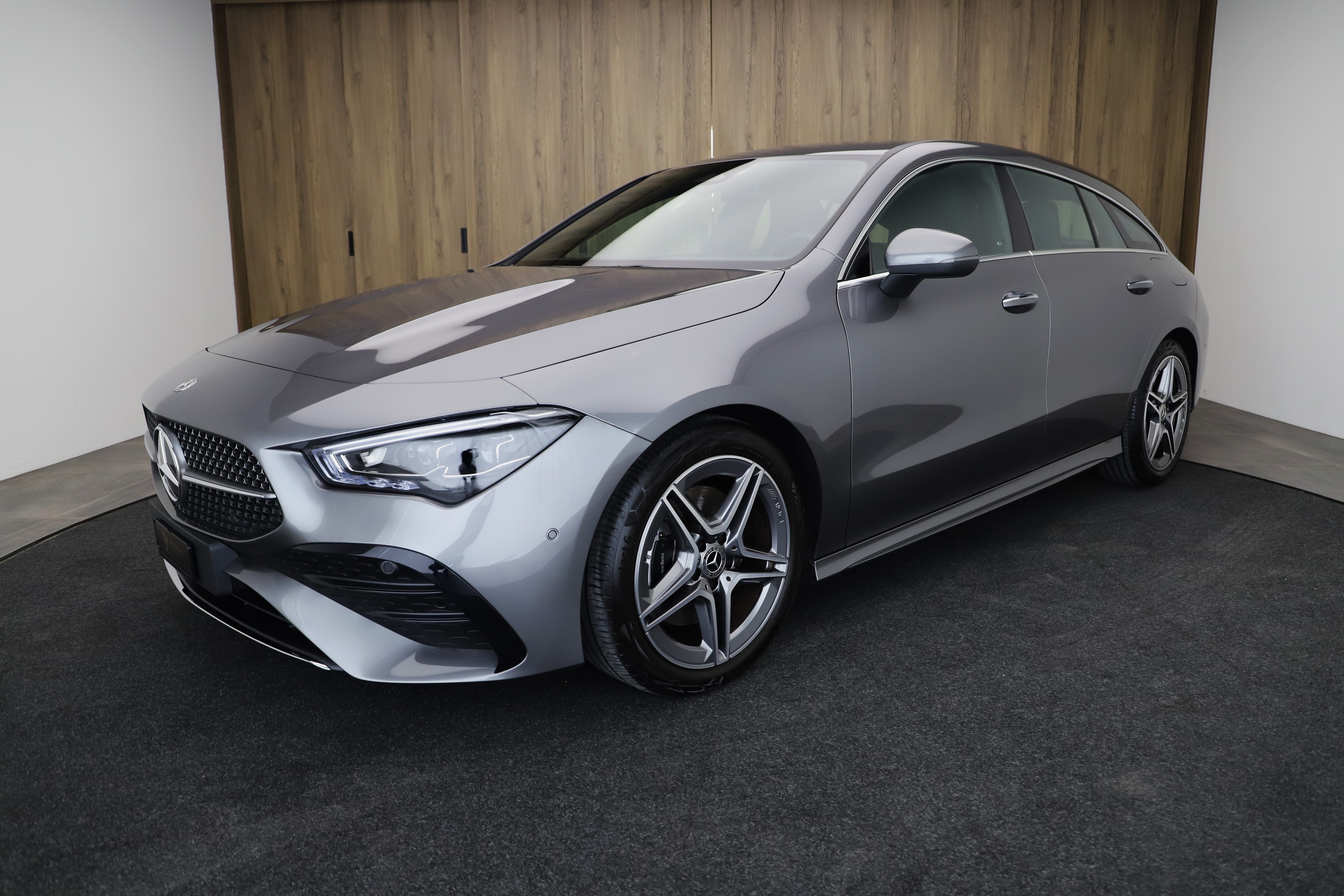 MERCEDES-BENZ CLA Shooting Brake 200 d AMG Line 8G-DCT Facelift Modell