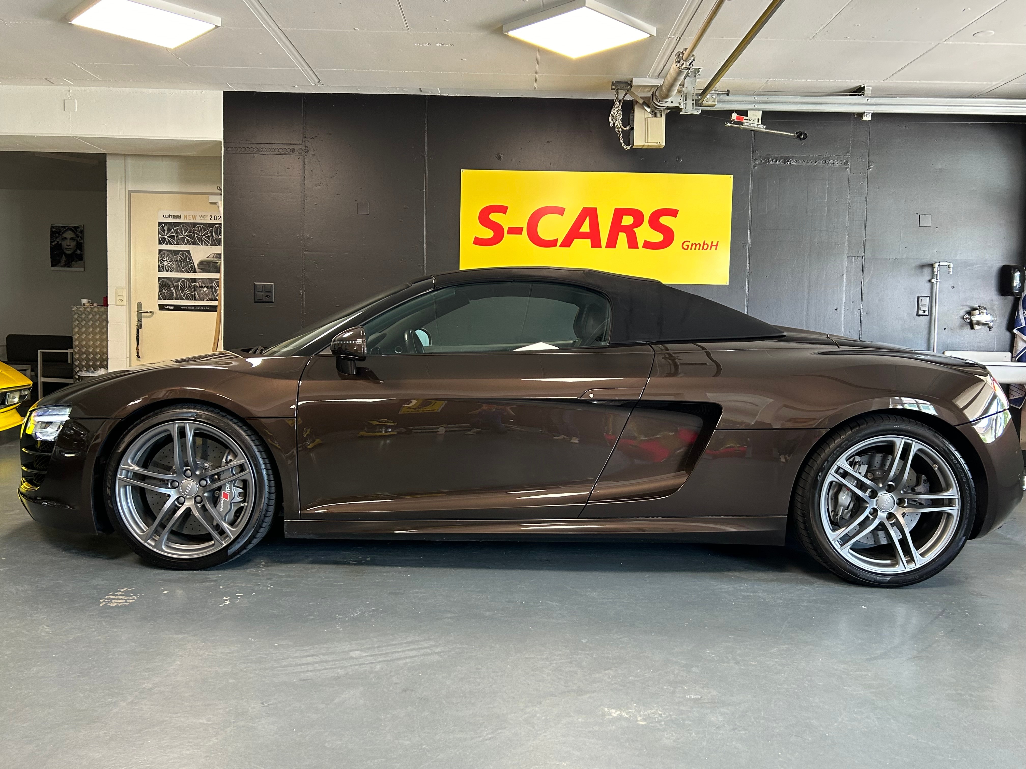 AUDI R8 Spyder 5.2