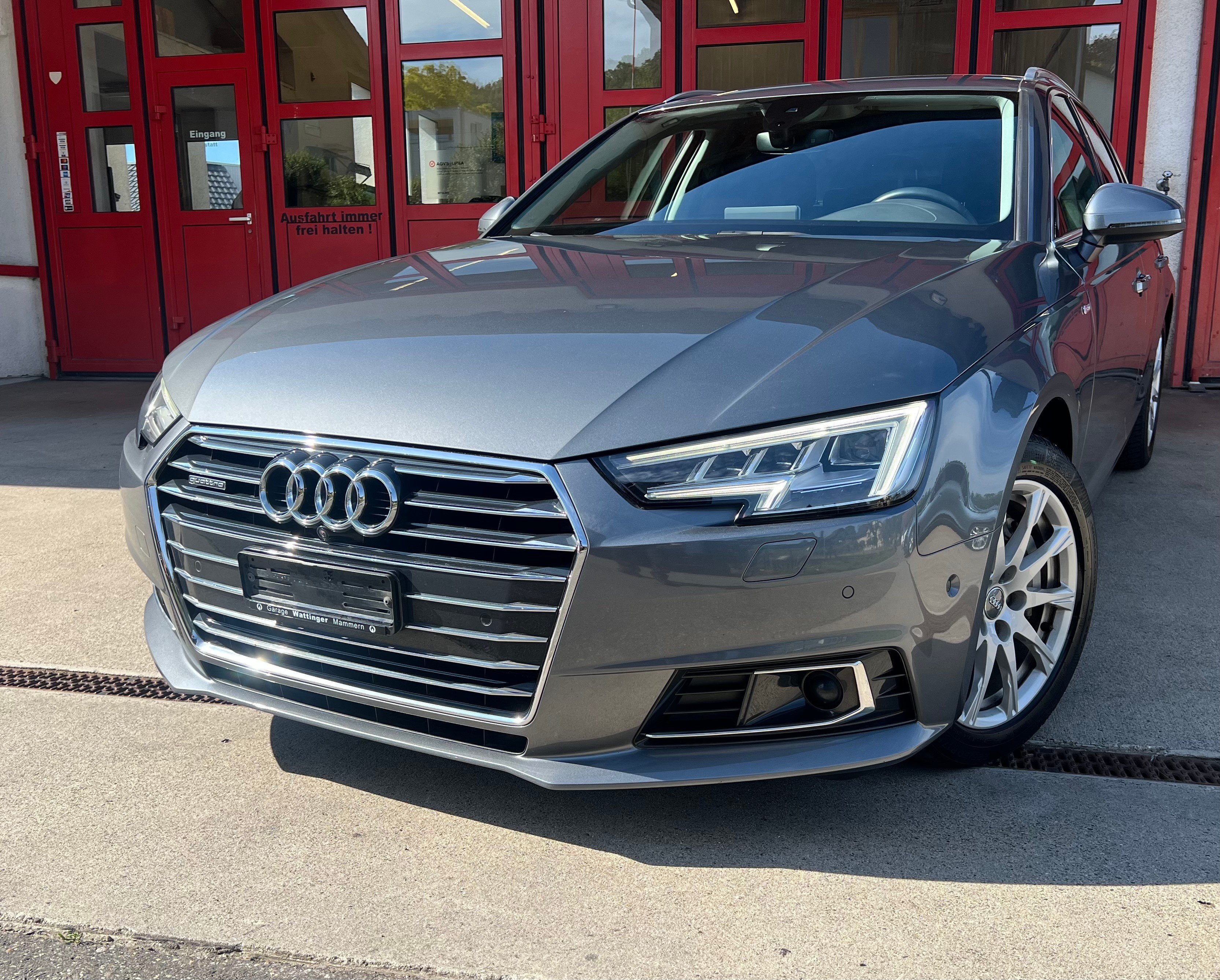 AUDI A4 Avant 2.0 TDI Design quattro S-tronic