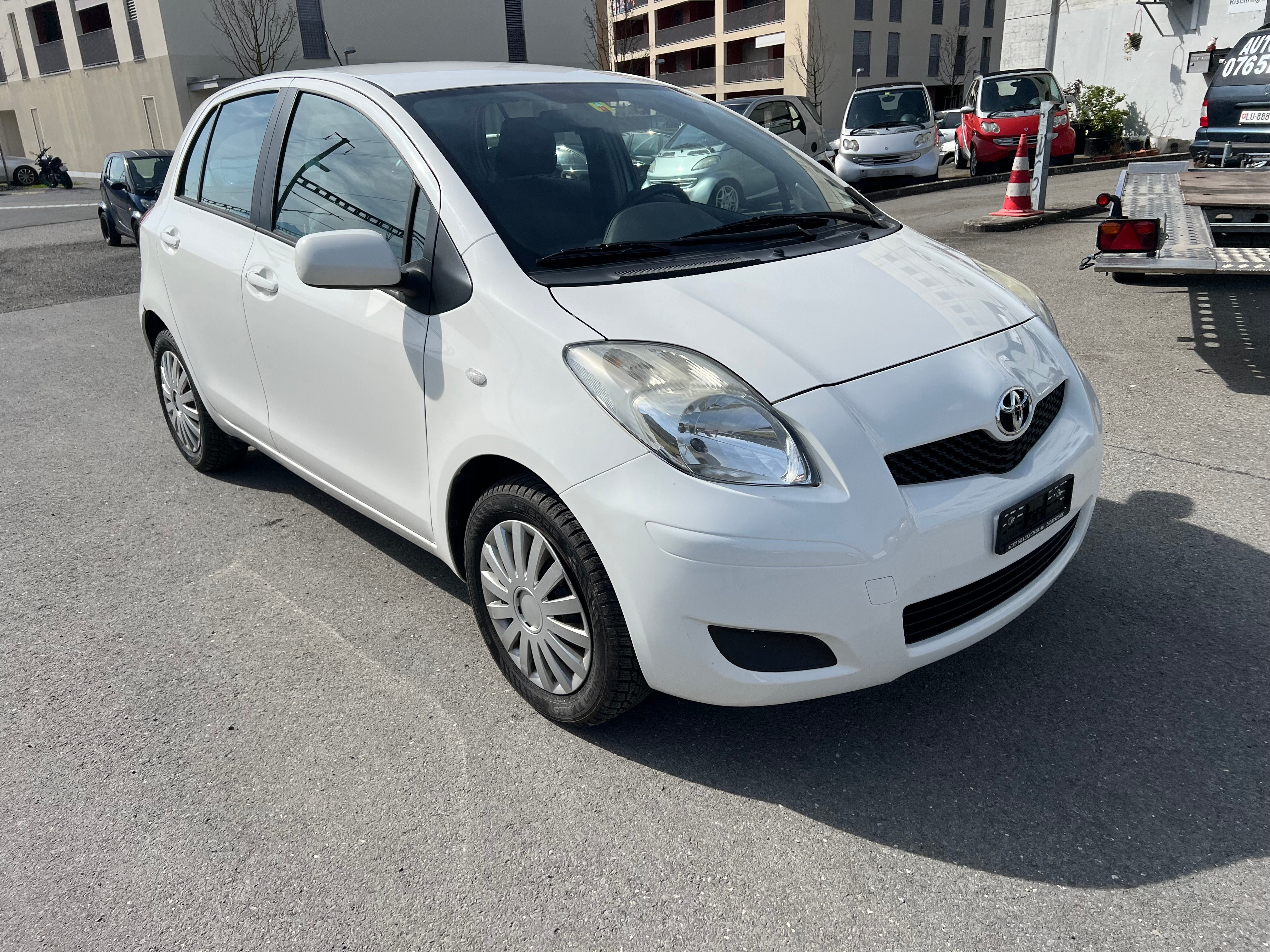 TOYOTA Yaris 1.33 Linea Luna