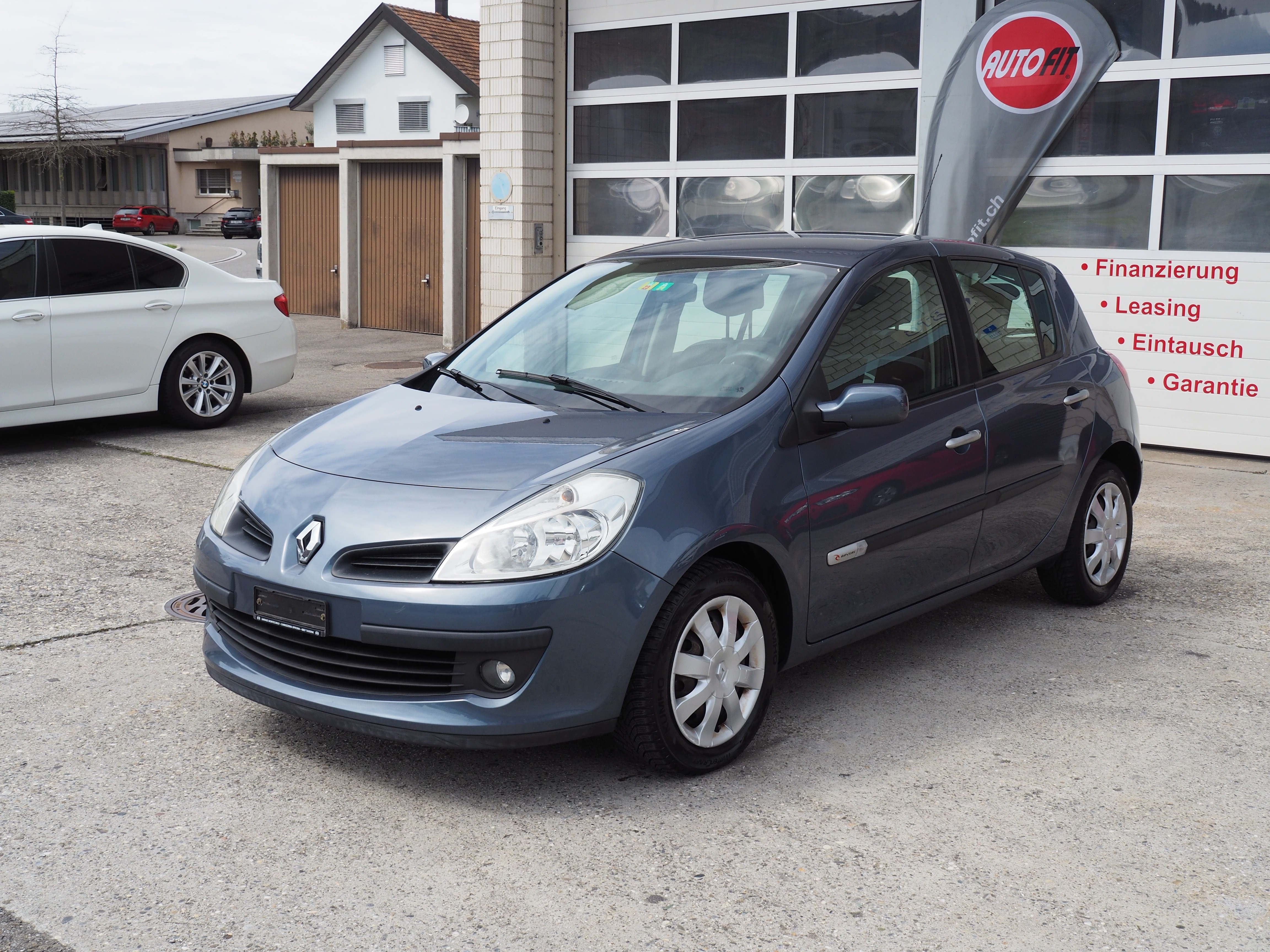 RENAULT Clio 1.2 16V Turbo Rip Curl