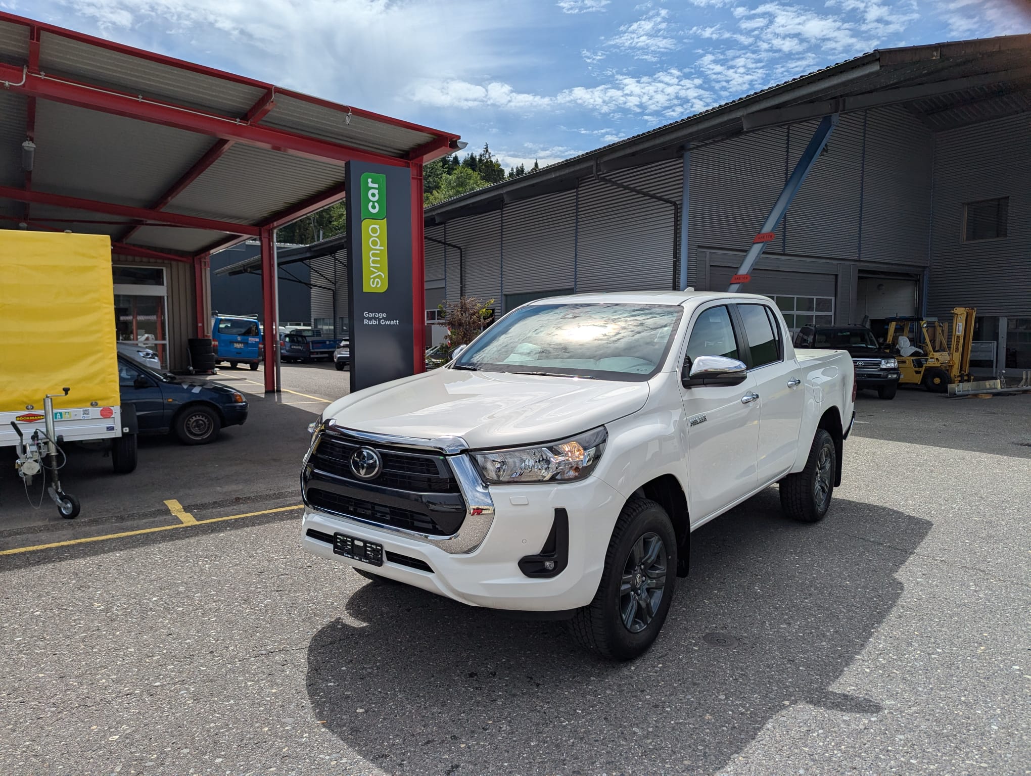 TOYOTA Hilux 2.4D-4D Style Double Cab 4x4