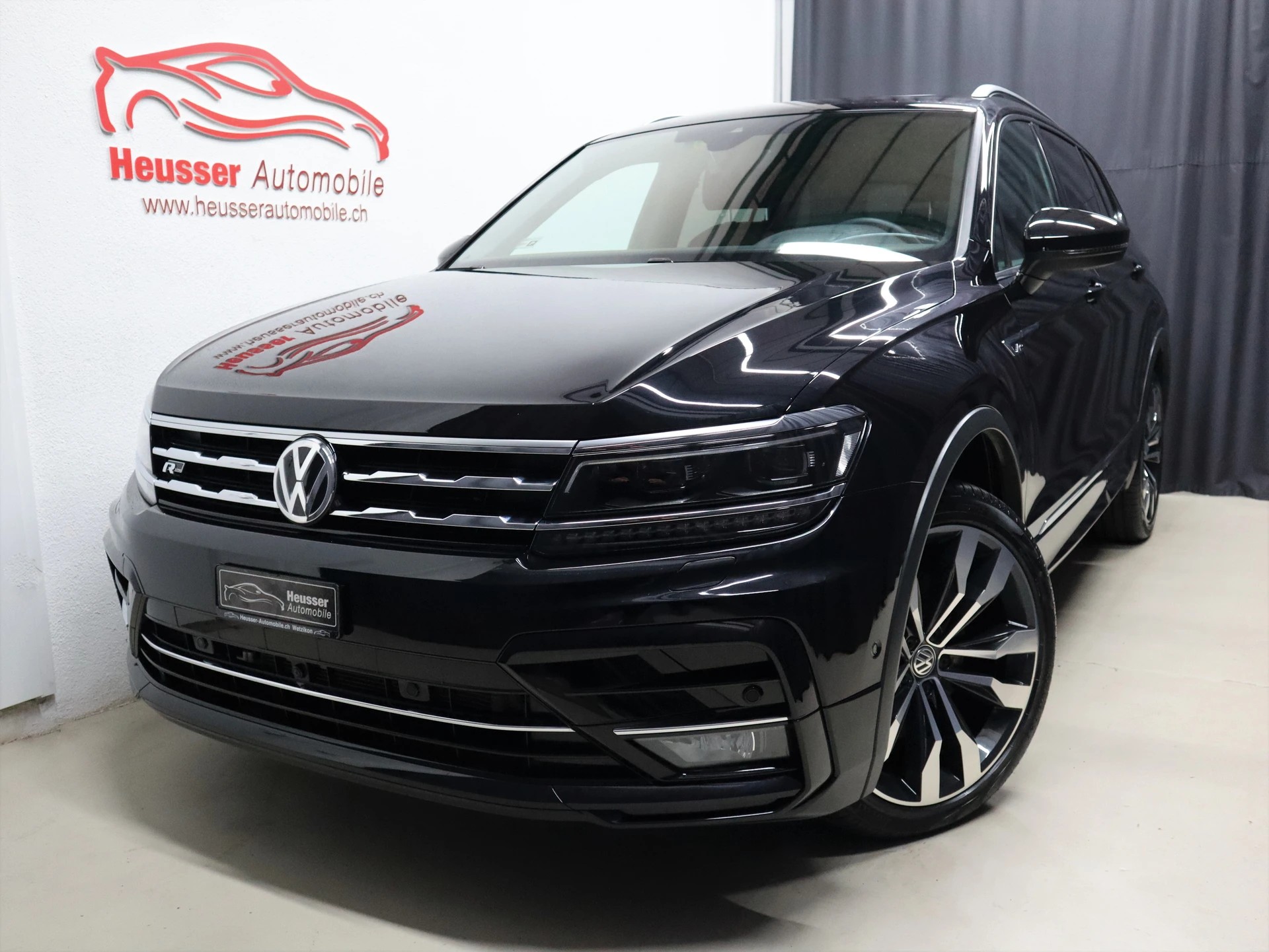 VW Tiguan Allspace 2.0 TDI SCR Highline 4Motion DSG R-Line - 7 Sitzplätze - Panorama - Kamera - 200 PS