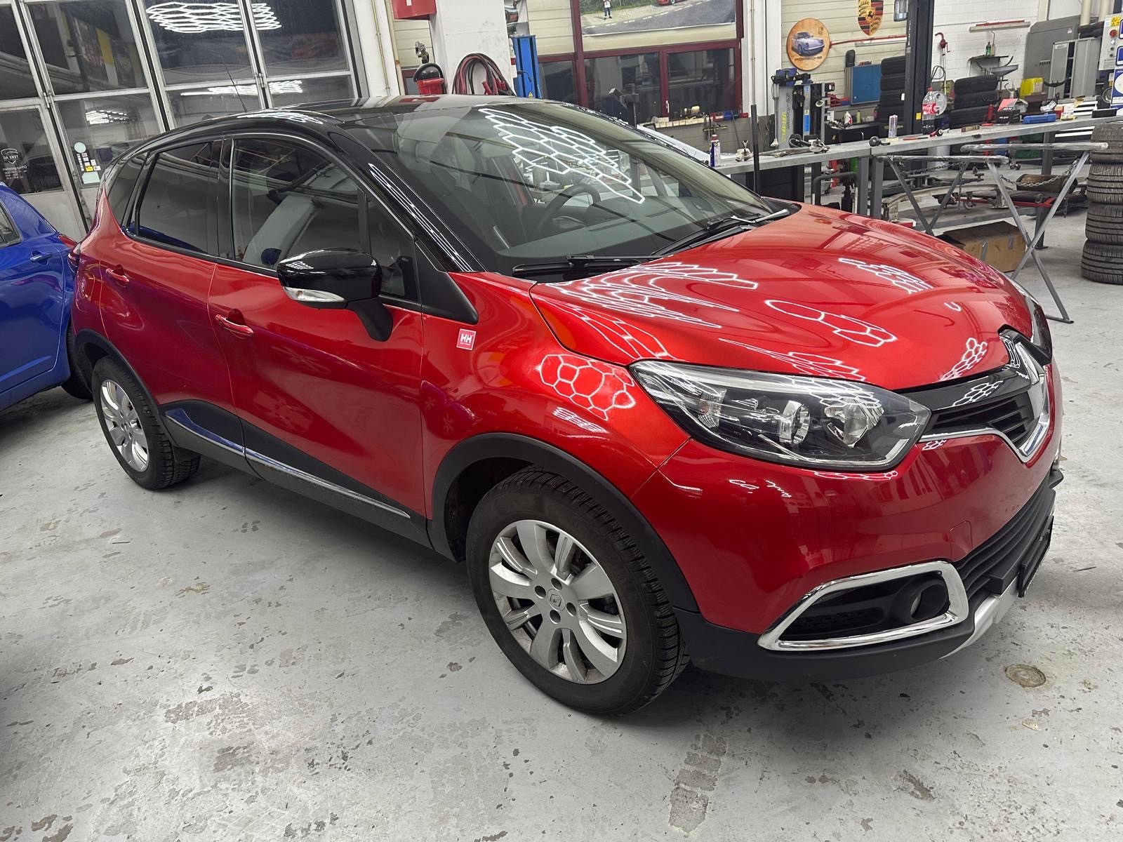 RENAULT Captur 1.2 T Helly Hansen EDC